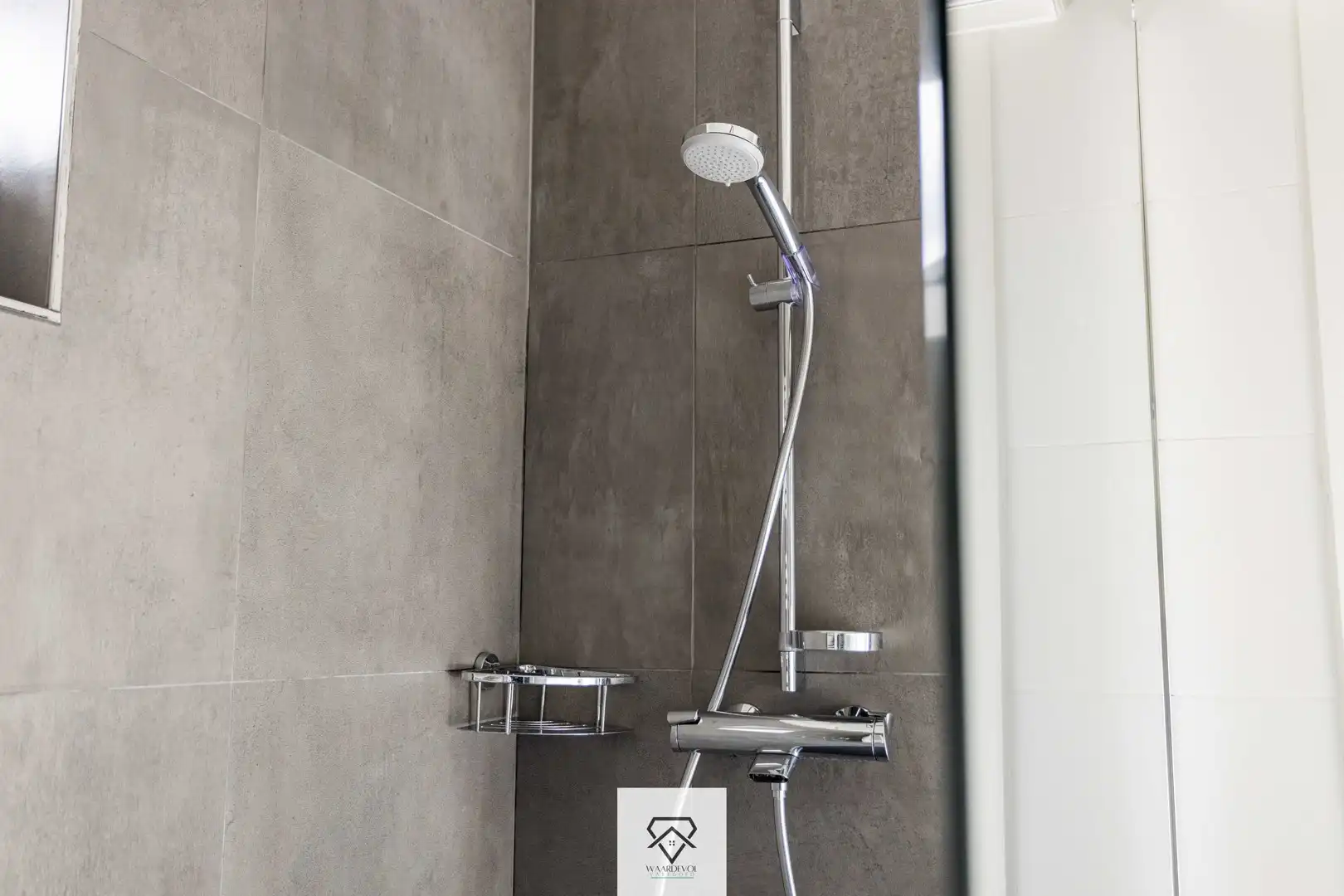 Uitstekend gelegen bungalow met ruimte en potentieel te Drongen foto 18