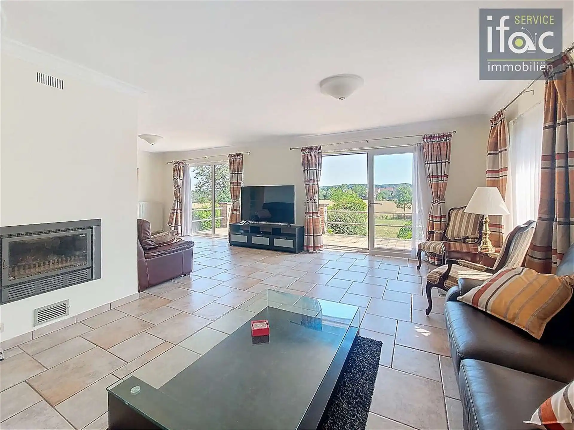 Fantastisch gelegen villa met panoramisch uitzicht  foto 12