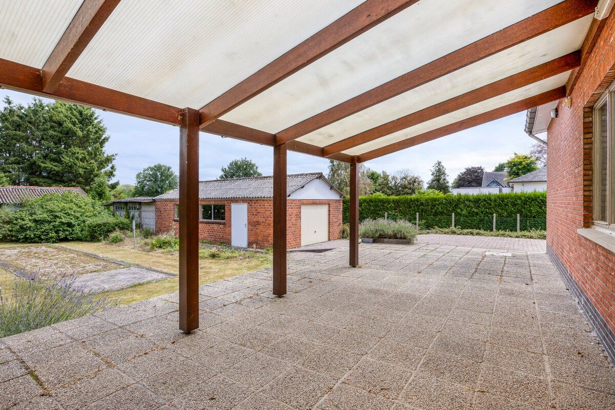 Ruim ingedeelde gelijkvloers woning met 4 slpks en bijgebouw/stal op 32 are foto 27