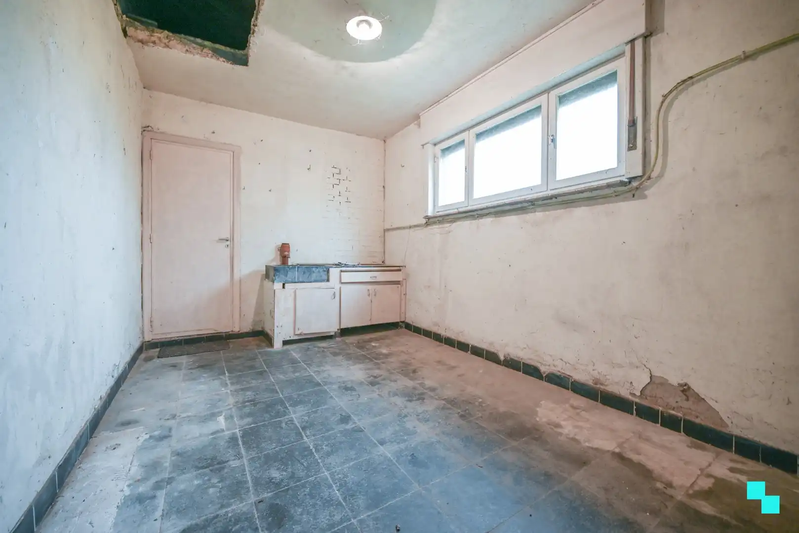 Compleet te renoveren eengezinswoning met landelijke zichten en sterke bereikbaarheid te Izegem foto 22