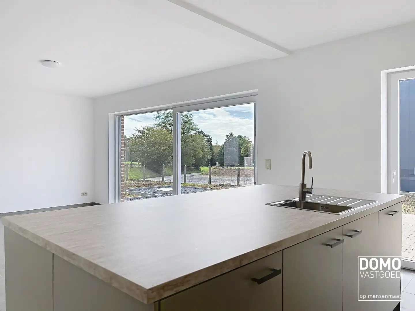 MODERNE NIEUWBOUWWONING MET 3 SLAAPKAMERS TE KORTENAKEN foto 7