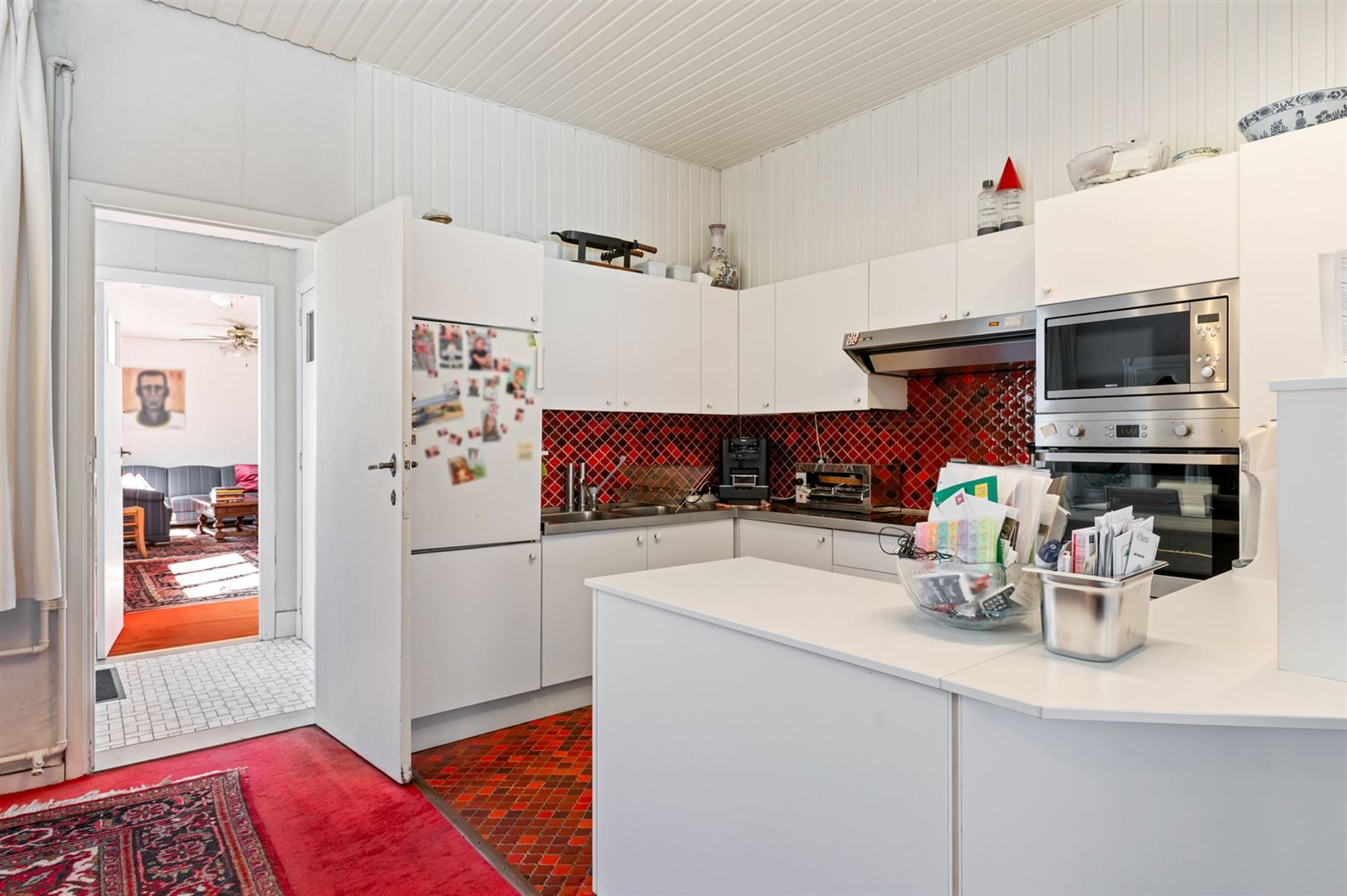 Ruime te renoveren woning in het gegeerde Ekeren-Donk. foto 9