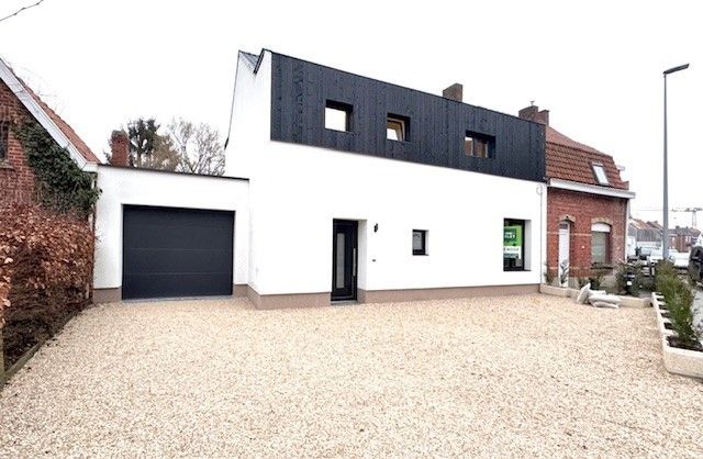 GERENOVEERDE WONING MET GROTE GARAGE foto 5