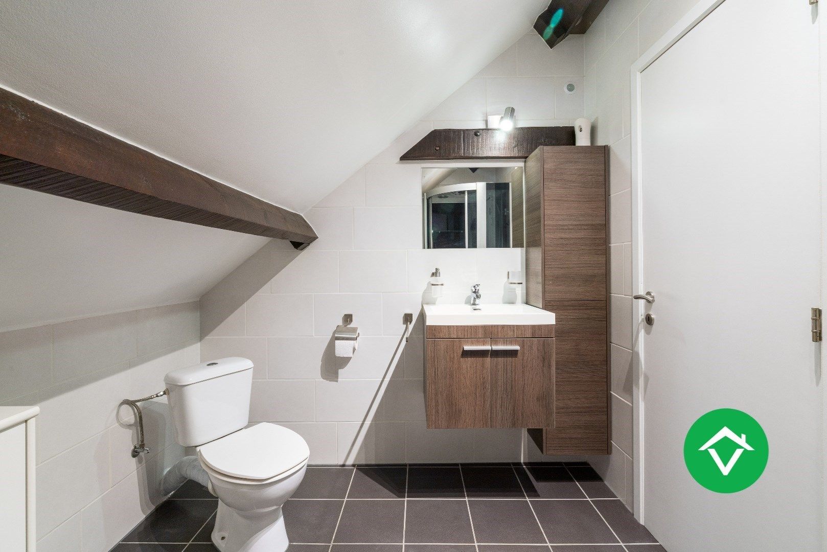 Ruimewoning in centrum Roeselare met 3 slaapkamers, dakterras en autostaanplaats foto 15