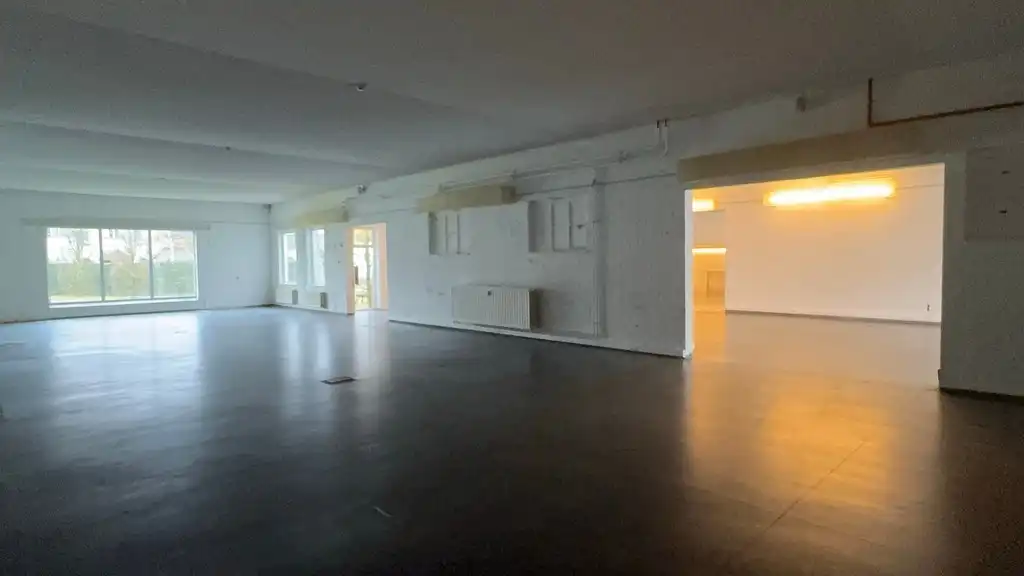 Multifunctionele ruimte te huur vlakbij R4 en E40 in Drongen foto 12