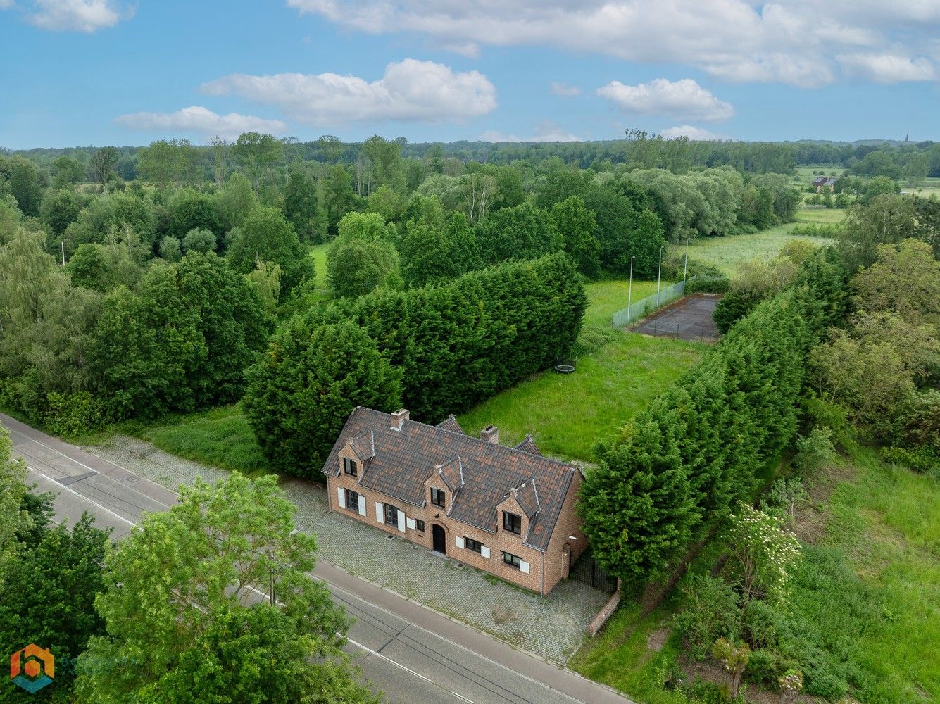 Te renoveren hoeve op een perceel van 5453 m² te Mechelen foto 3