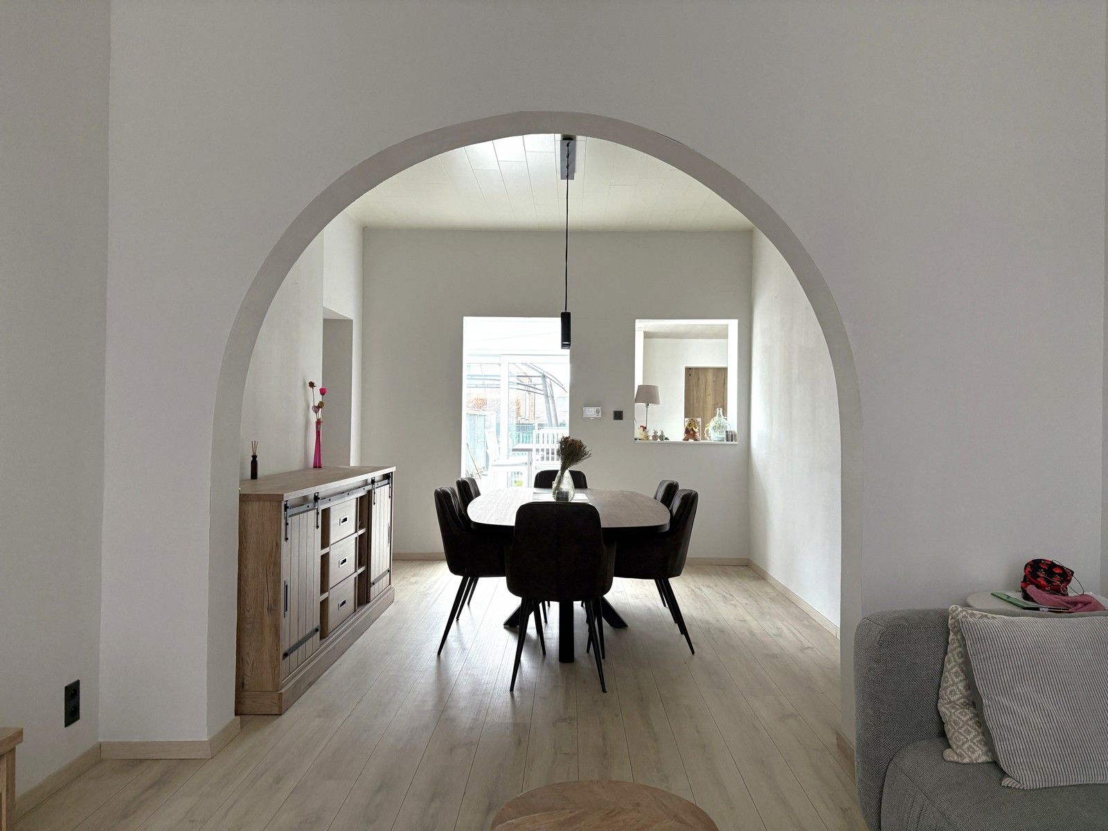 Hoofdfoto van de publicatie: Instapklare woning met veel potentieel in Holsbeek.