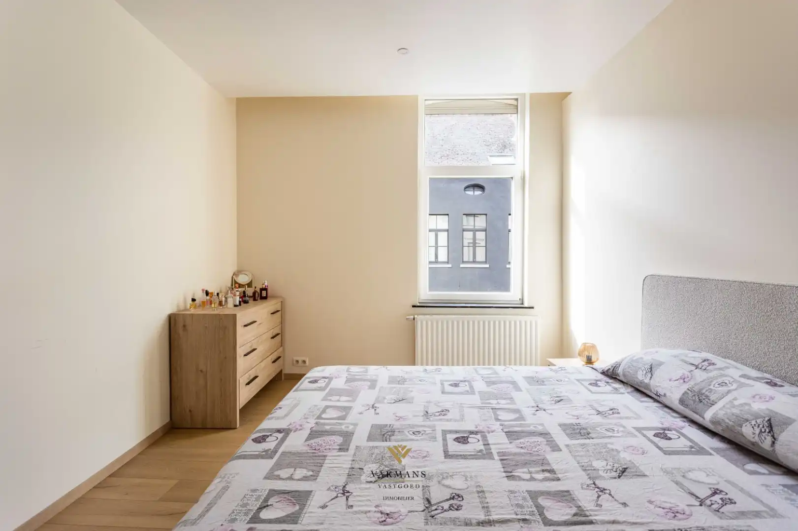 Gerenoveerde moderne woning met 4 slaapkamers en stadstuin foto 26