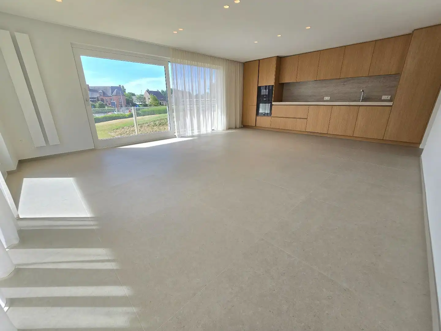 Hoekappartement op het Esplanadeplein met 3 slaapkamers en 2 badkamers foto 3