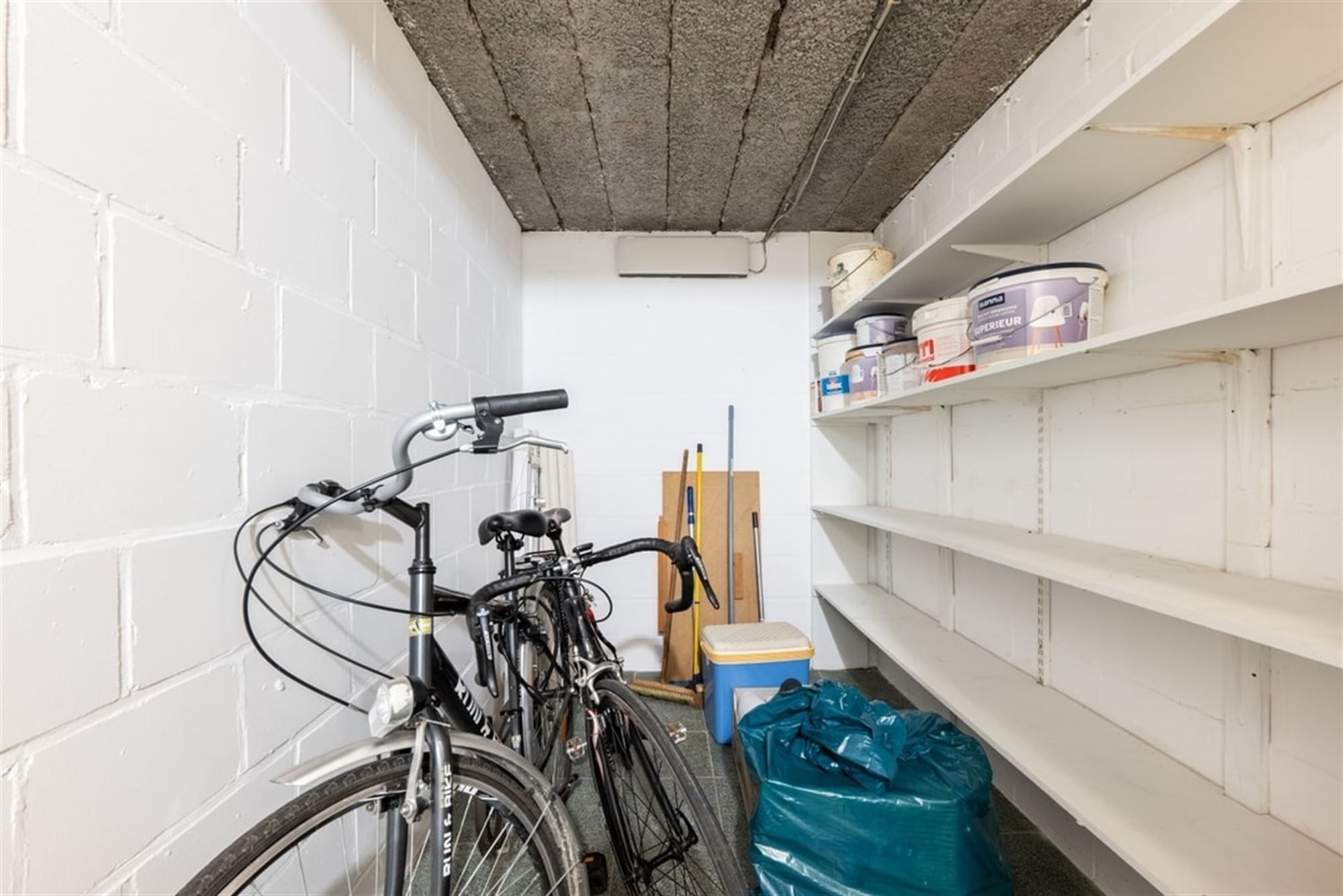 KNAP APPARTEMENT MET 2 SLKS EN PARKEERPLAATS VLAKBIJ HET CENTRUM VAN SINT-TRUIDEN  foto 25