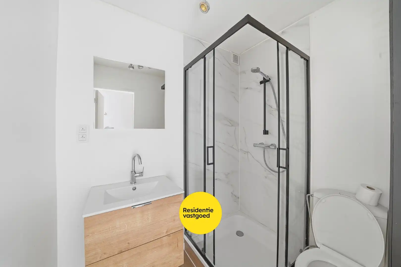 Instapklaar 2-slaapkamerappartement vlakbij de Spuikom foto 5