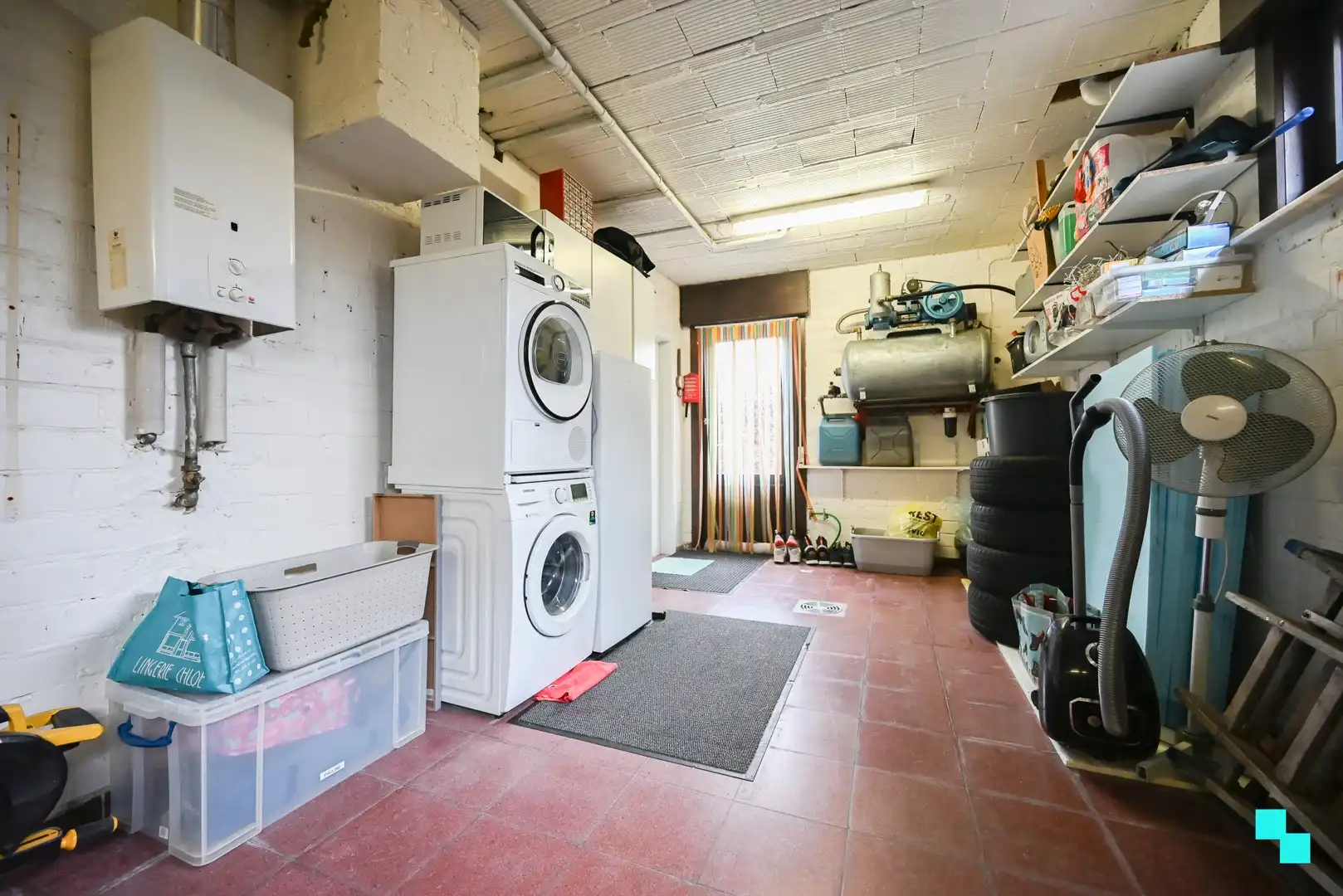 Ruime gezinswoning in doodlopende straat te Izegem foto 12