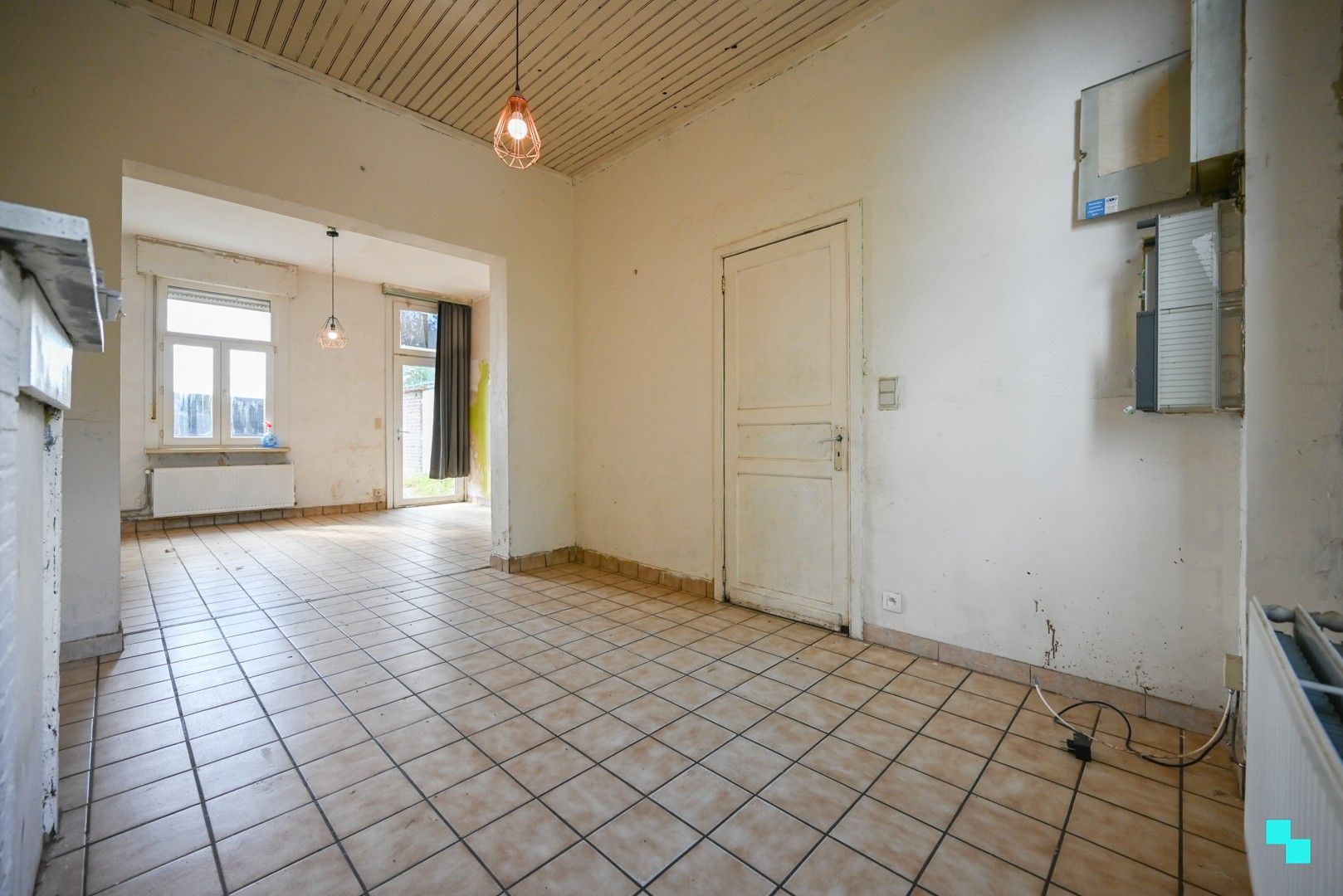 Te renoveren eengezinswoning gelegen op een perceel van ca. 300 m² foto 4