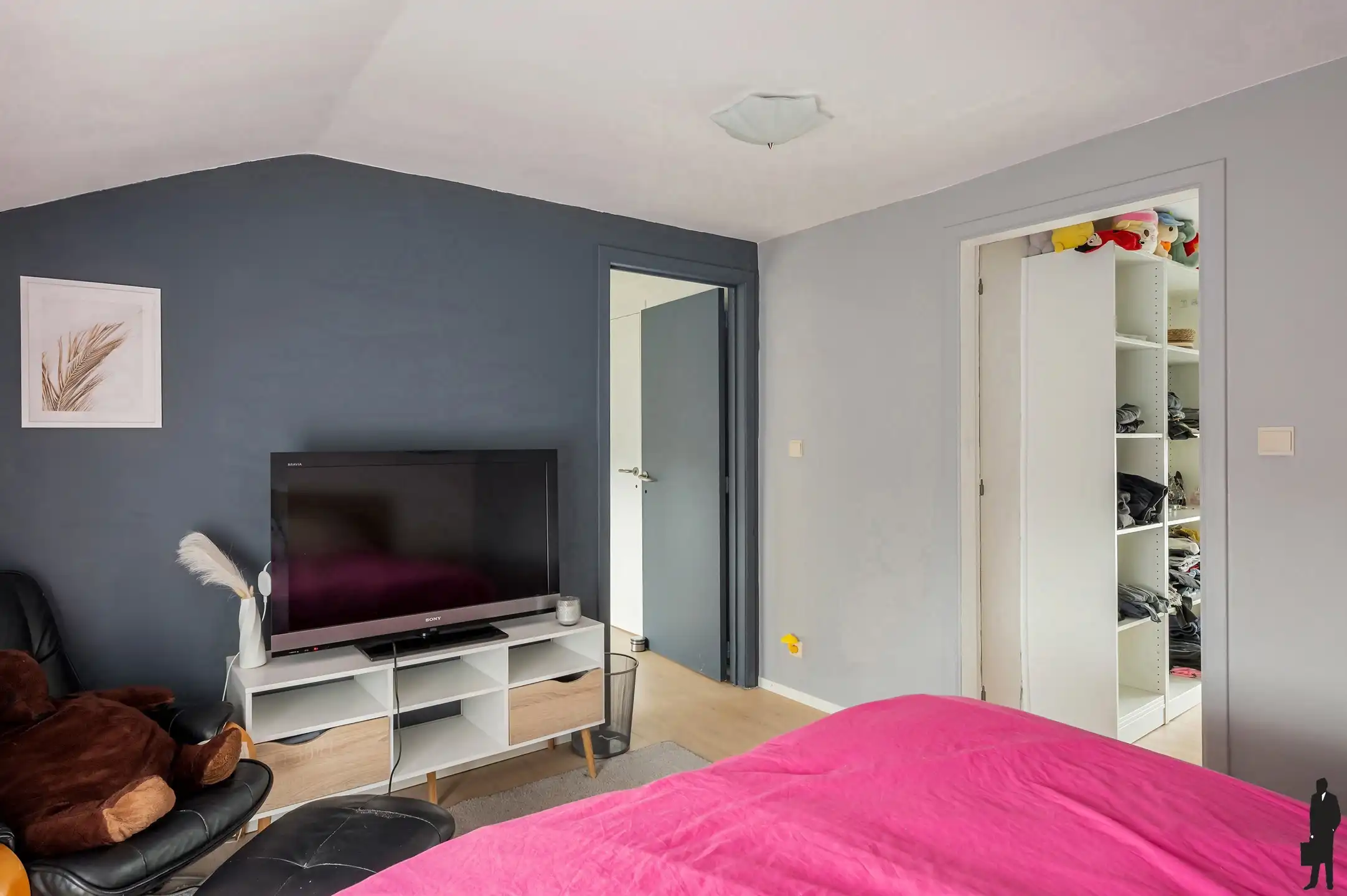 Charmante gerenoveerde rijwoning met zij-ingang en tuin in centrum Essen. foto 16