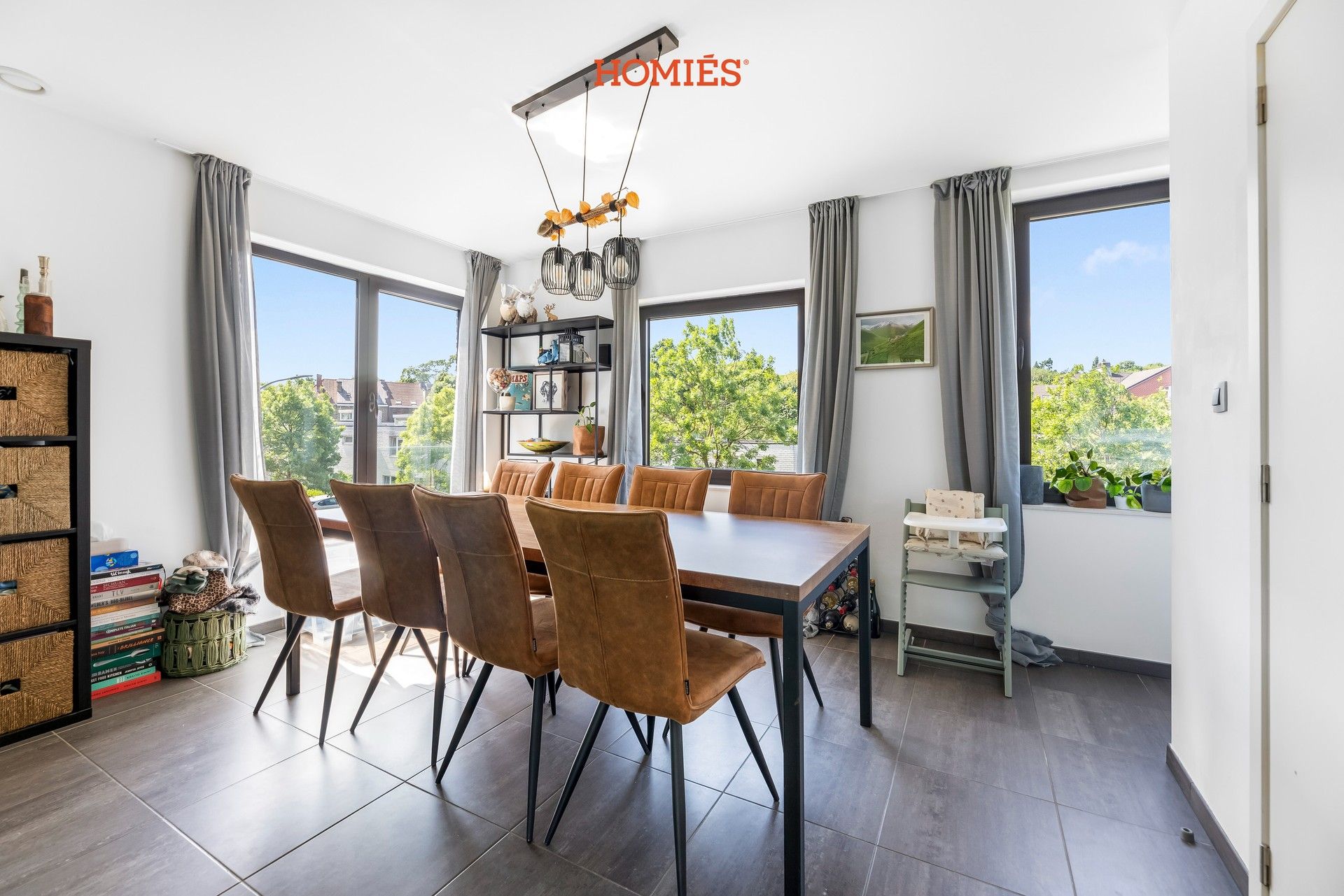 Ruim triplex appartement op strategische locatie foto 2