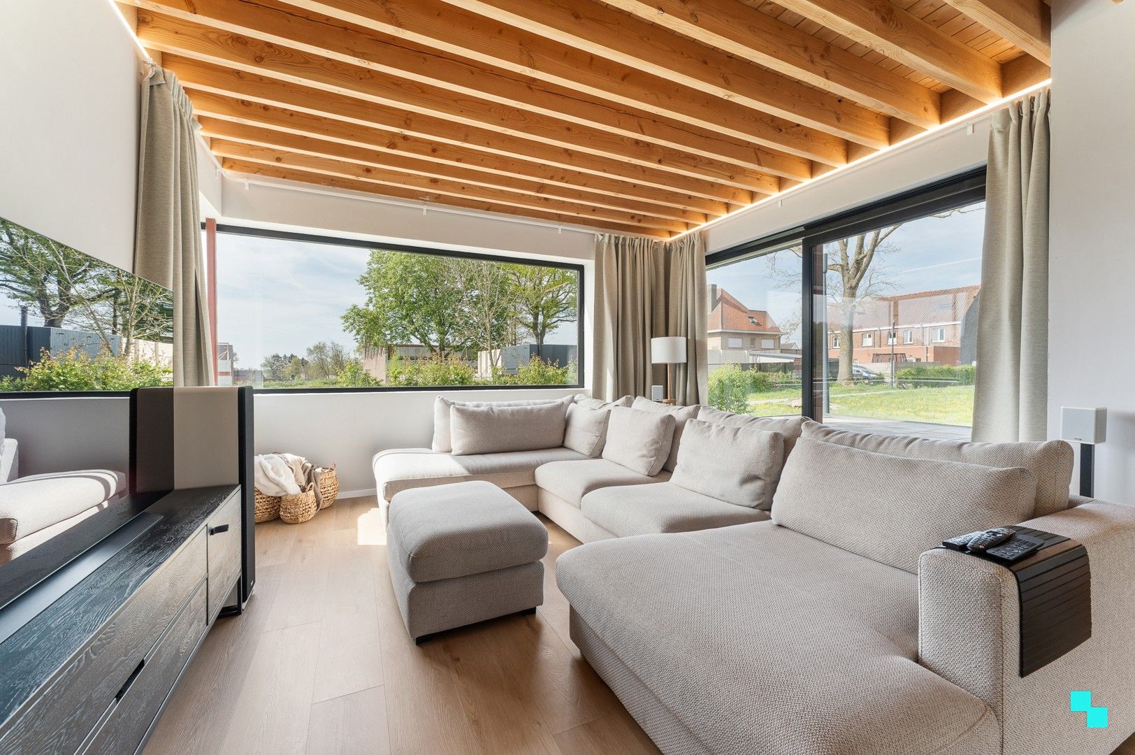 Architecturale (quasi)nieuwbouwwoning op rustige verkaveling te Lendelede foto 9