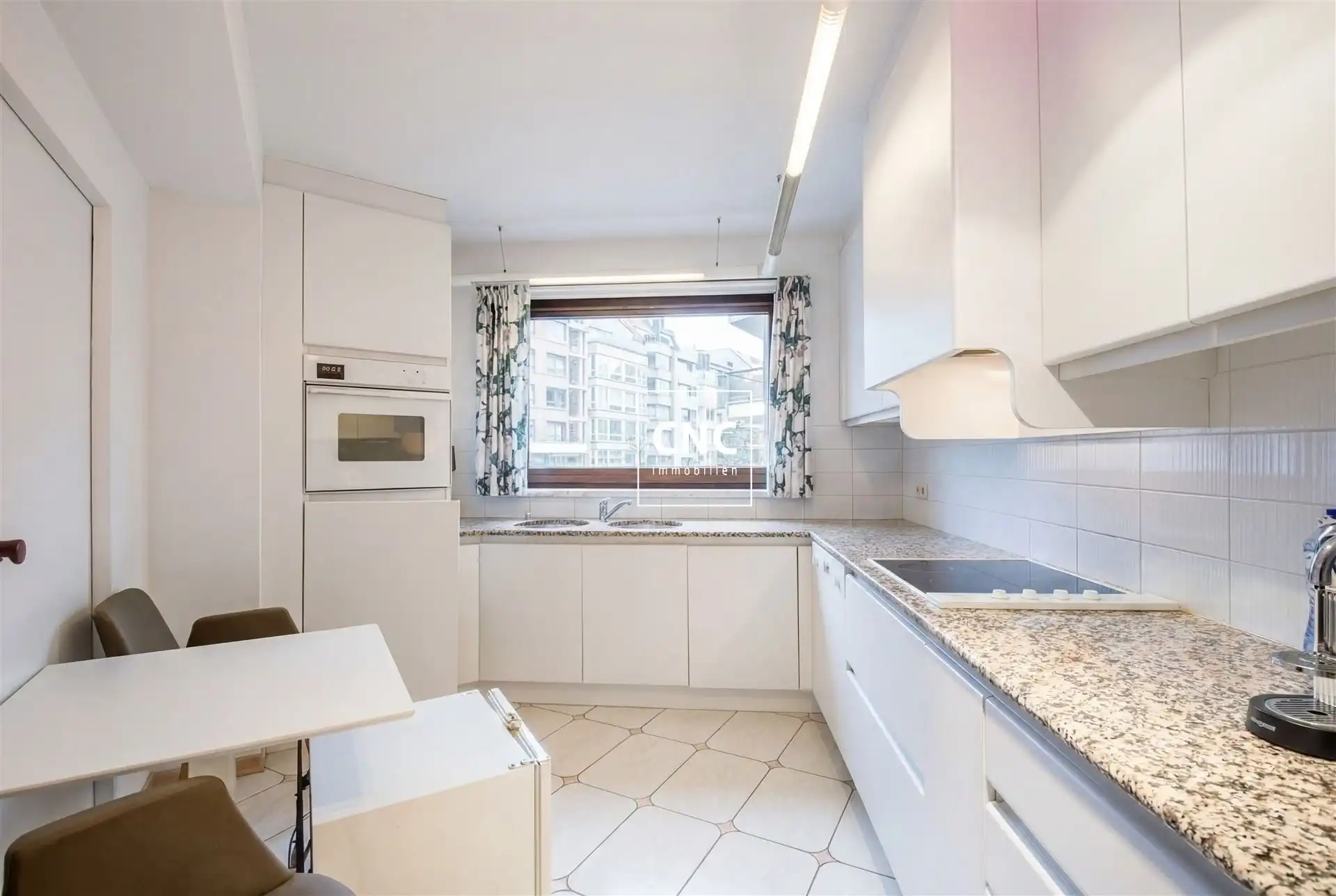 Ruim hoekappartement met mooi open zicht in hartje Knokke foto 7