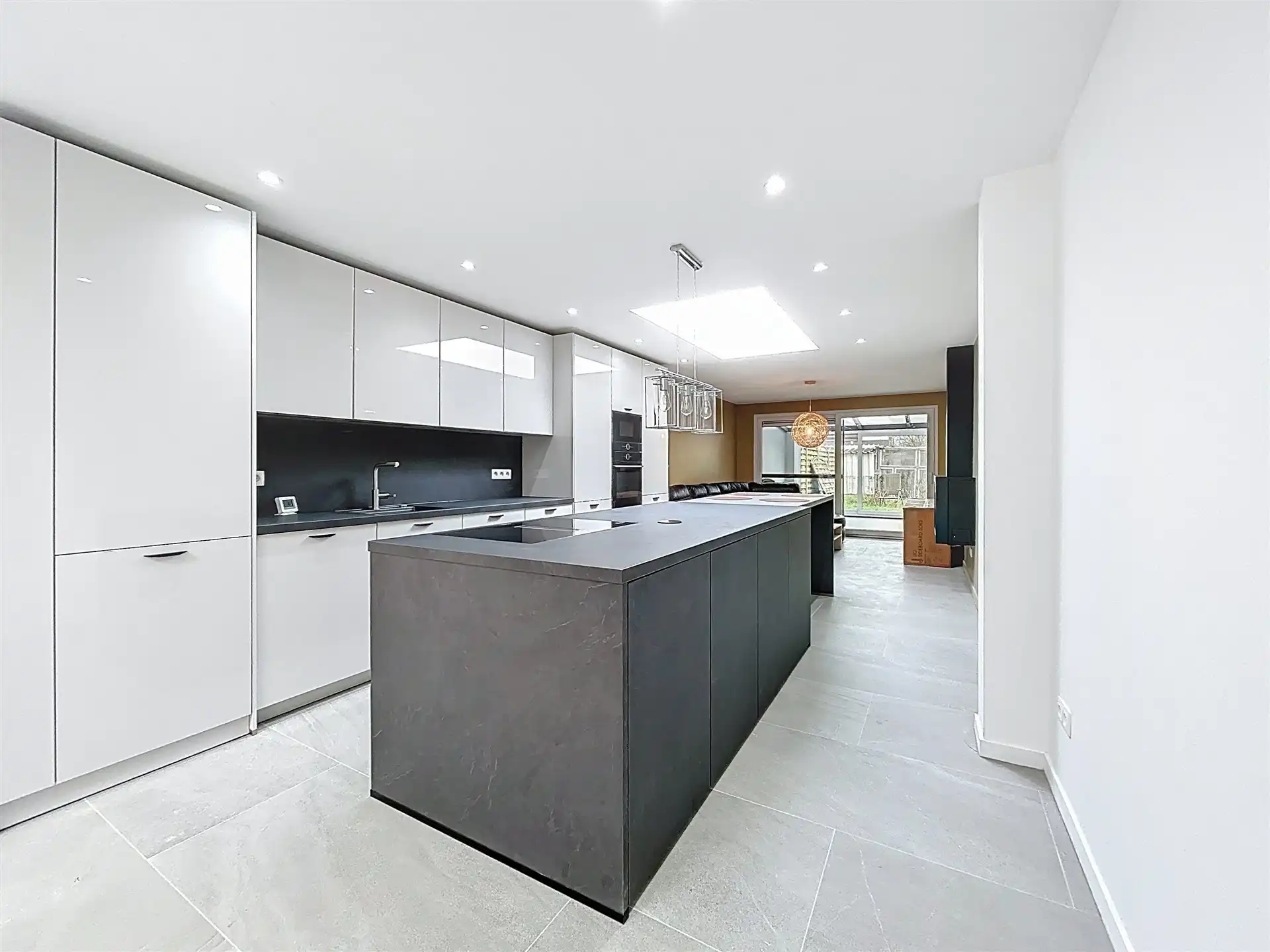 Energiezuinige gezinswoning met 3 slaapkamers en garage op perceel van 143m² foto 2