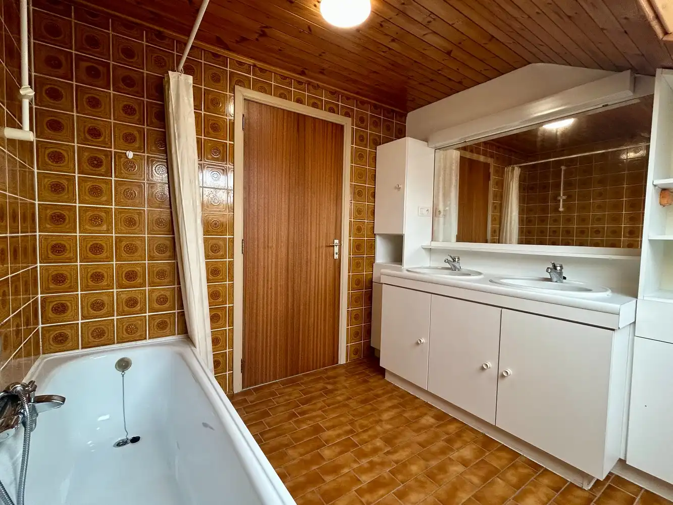 Ruime en degelijke woning met 4 slaapkamers en dubbele inpandige garage nabij Leuven foto 14