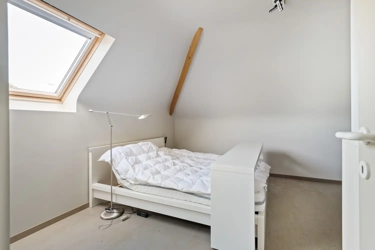 Vrijstaande woning met 2 slaapkamers, inpandige garage en tuin te Wijnegem! foto 11