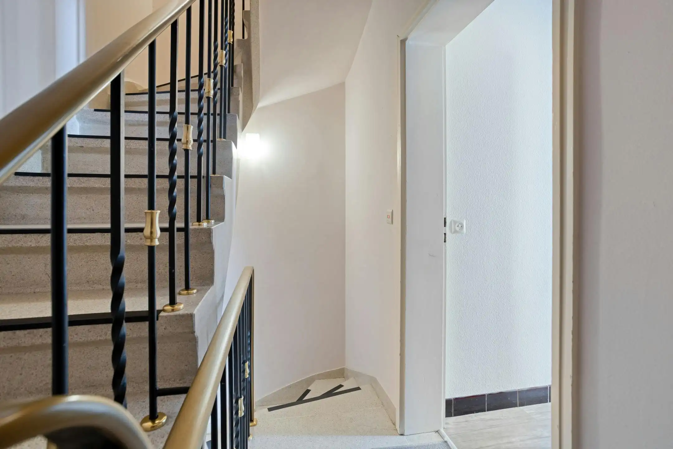Opbrengstgebouw met 4 appartementen, tuin en parking in Strombeek-Bever foto 29