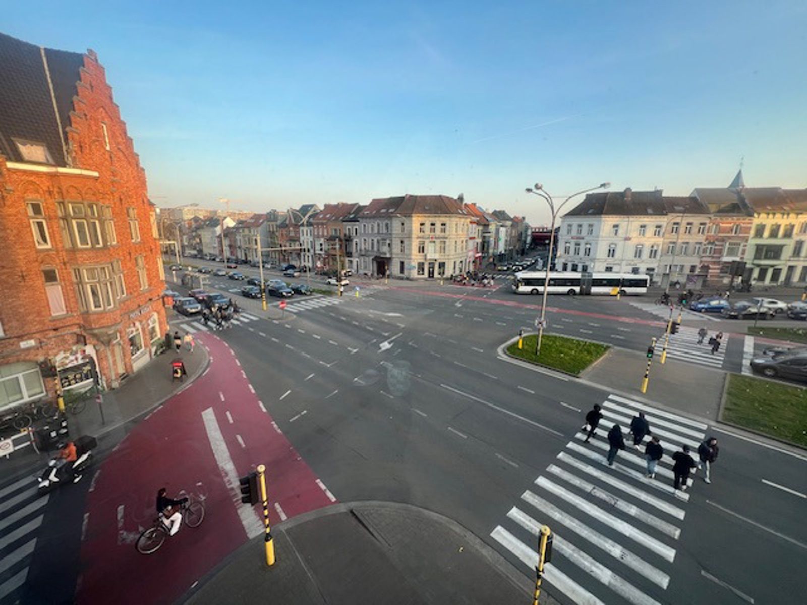 Centraal gelegen & lichtrijk hoekappartement met terras  foto 5
