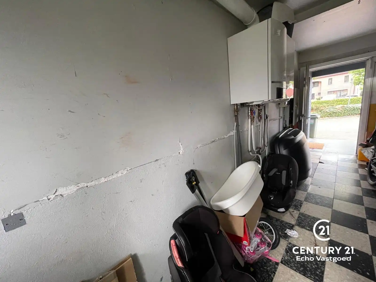 Centraal gelegen, gerenoveerde en instapklare woning foto 18