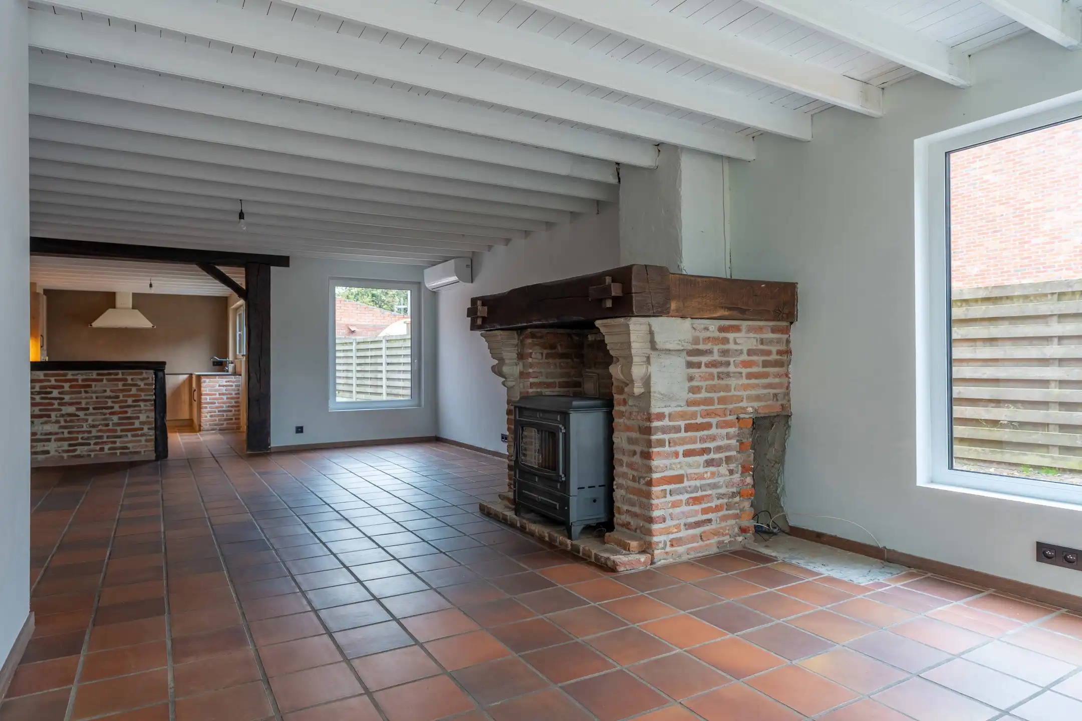 Ger. woning met 3 slpk en grote garage/werkplaats op 1.705 m² foto 9