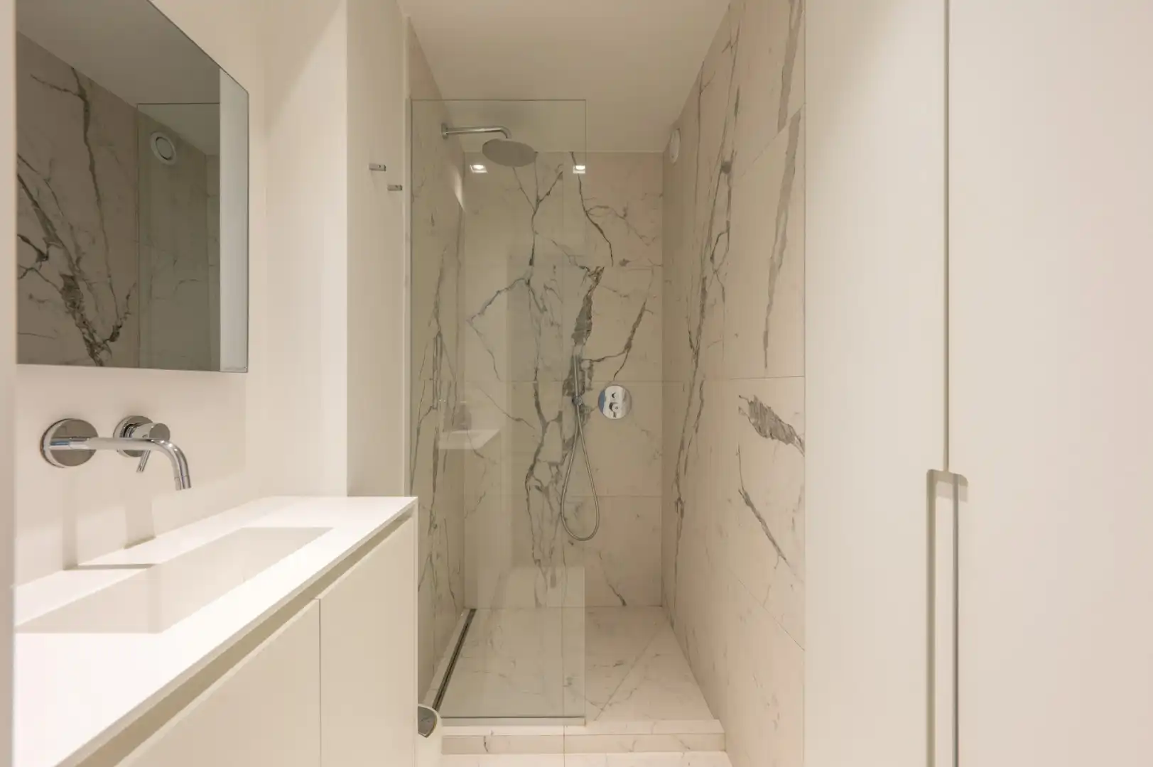 Smaakvol gerenoveerd appartement met ruim terras in hartje Knokke foto 16