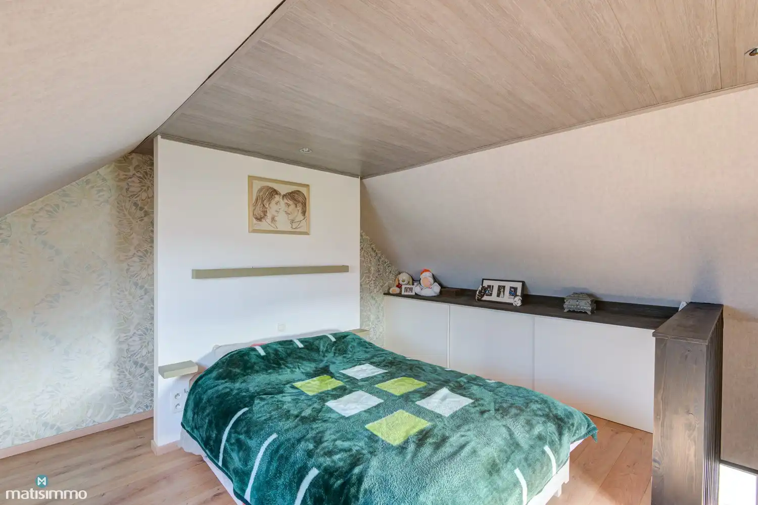 GERENOVEERDE, INSTAPKLARE VRIJSTAANDE WONING MET 3 SLAAPKAMERS IN NEEROETEREN (MAASEIK) foto 21