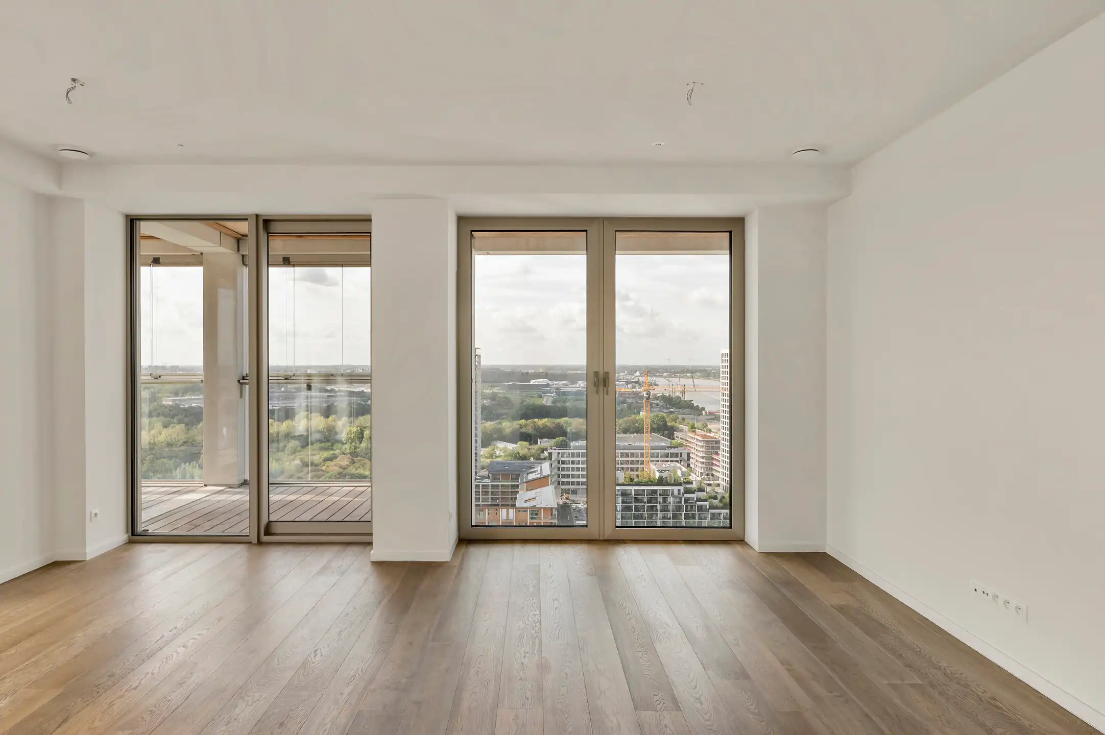 Uitzonderlijk hoekappartement op de 23ste verdieping met zicht over de skyline van Antwerpen.&nbsp; foto 7