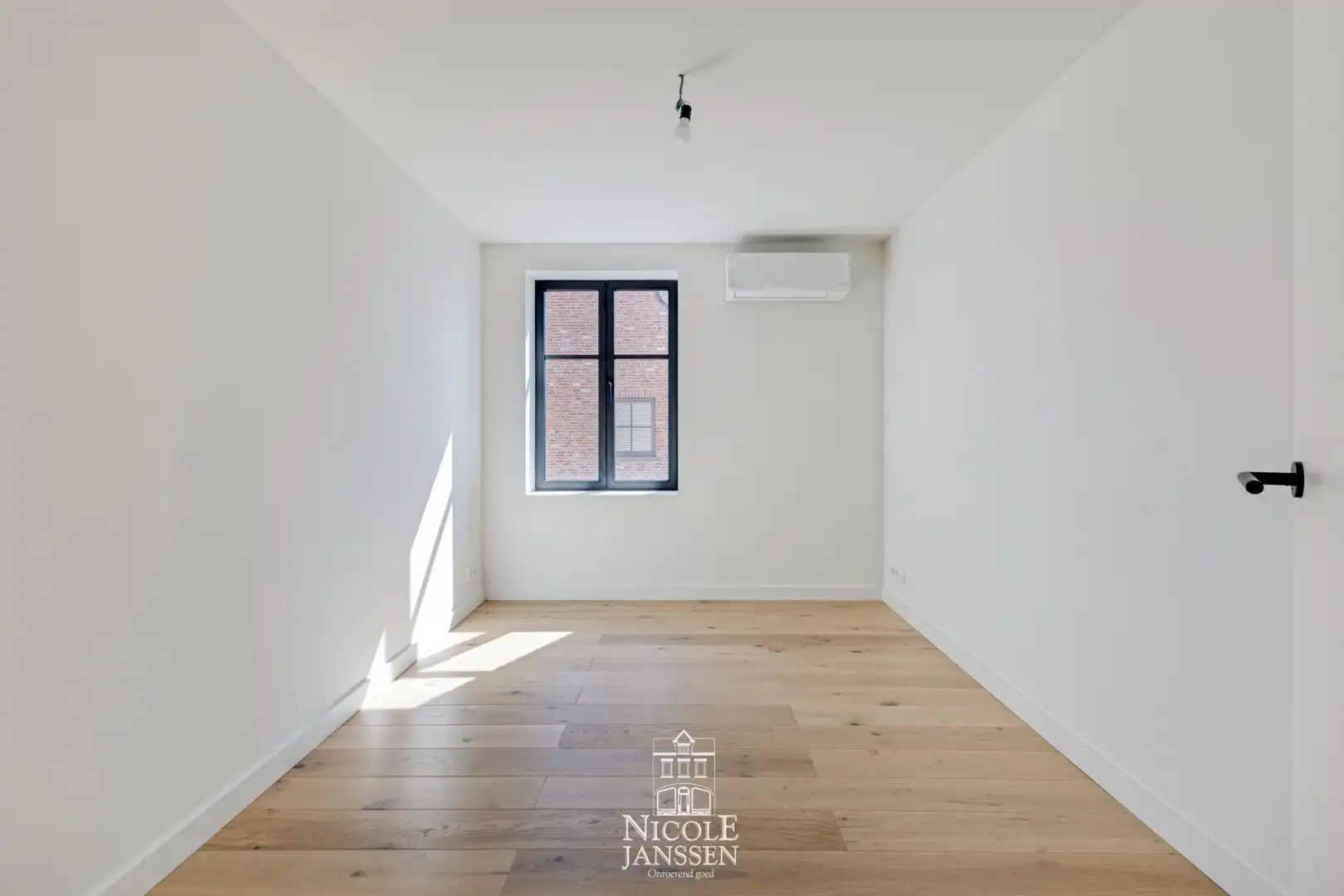 Nieuwbouwwoning van 216m² foto 20
