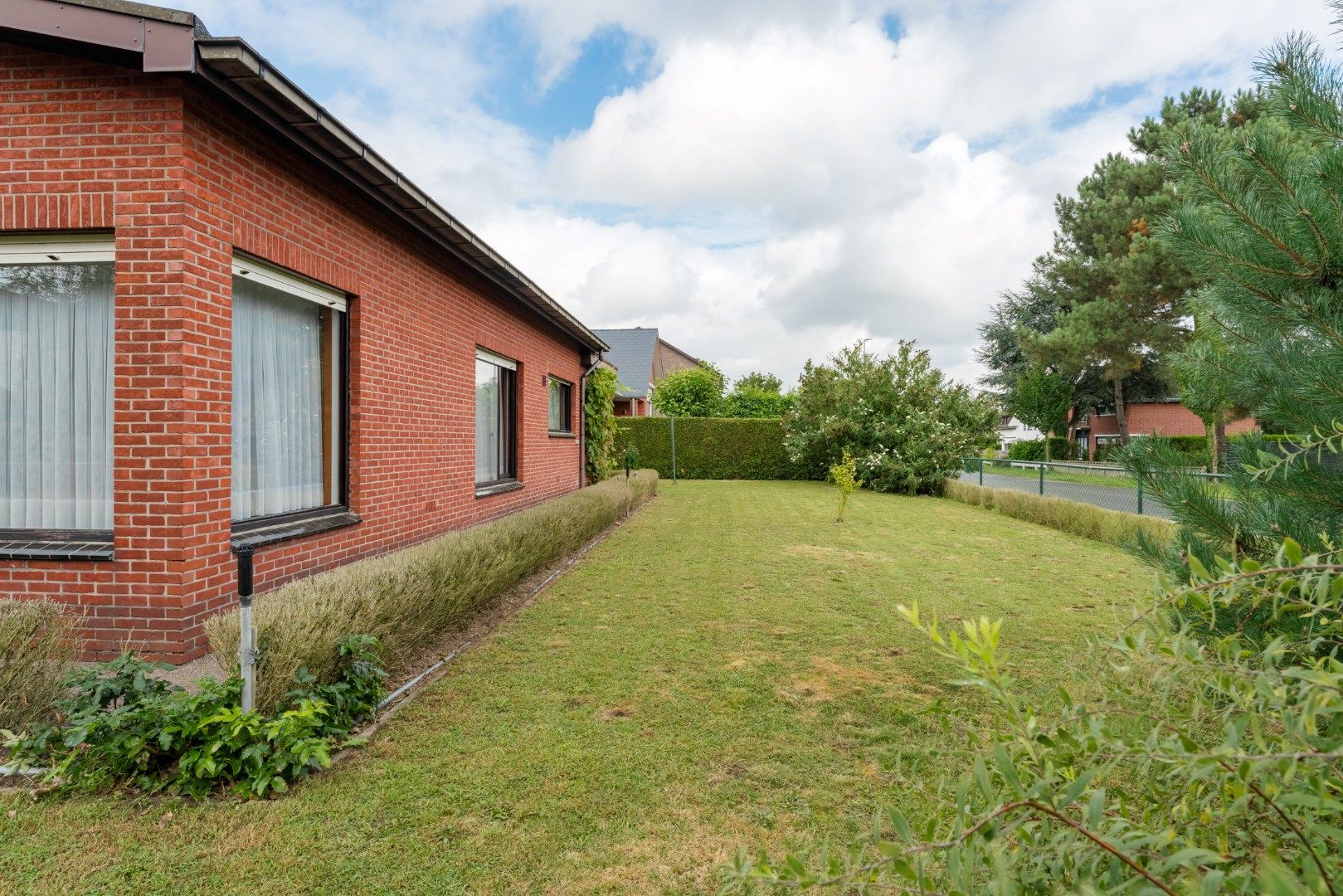 Vrijstaande woning zonder renovatieverplichting te koop in Pelt! foto 19