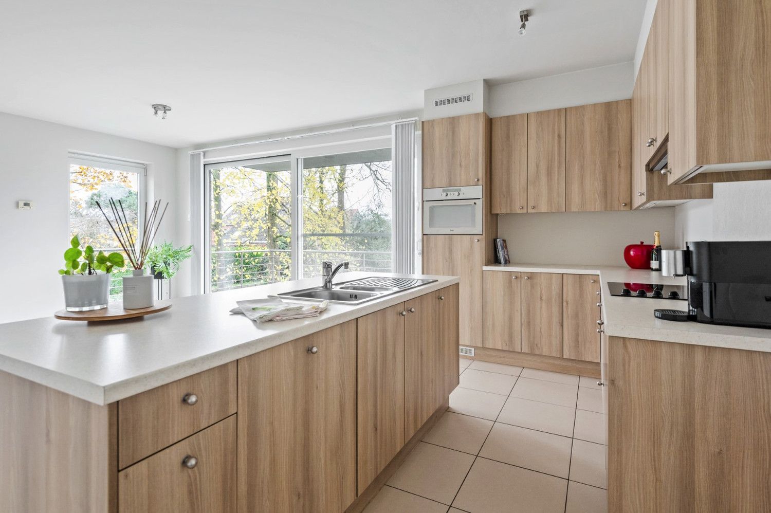 RUIM APP. IN PARKDOMEIN MET 3 SLK, 2 BADK. EN TERRAS! foto 8