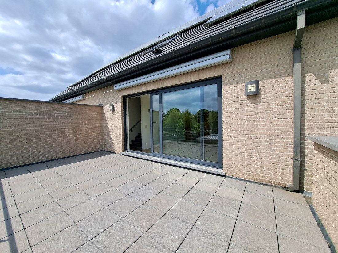 Stijlvol duplex appartement te Kermt foto 24