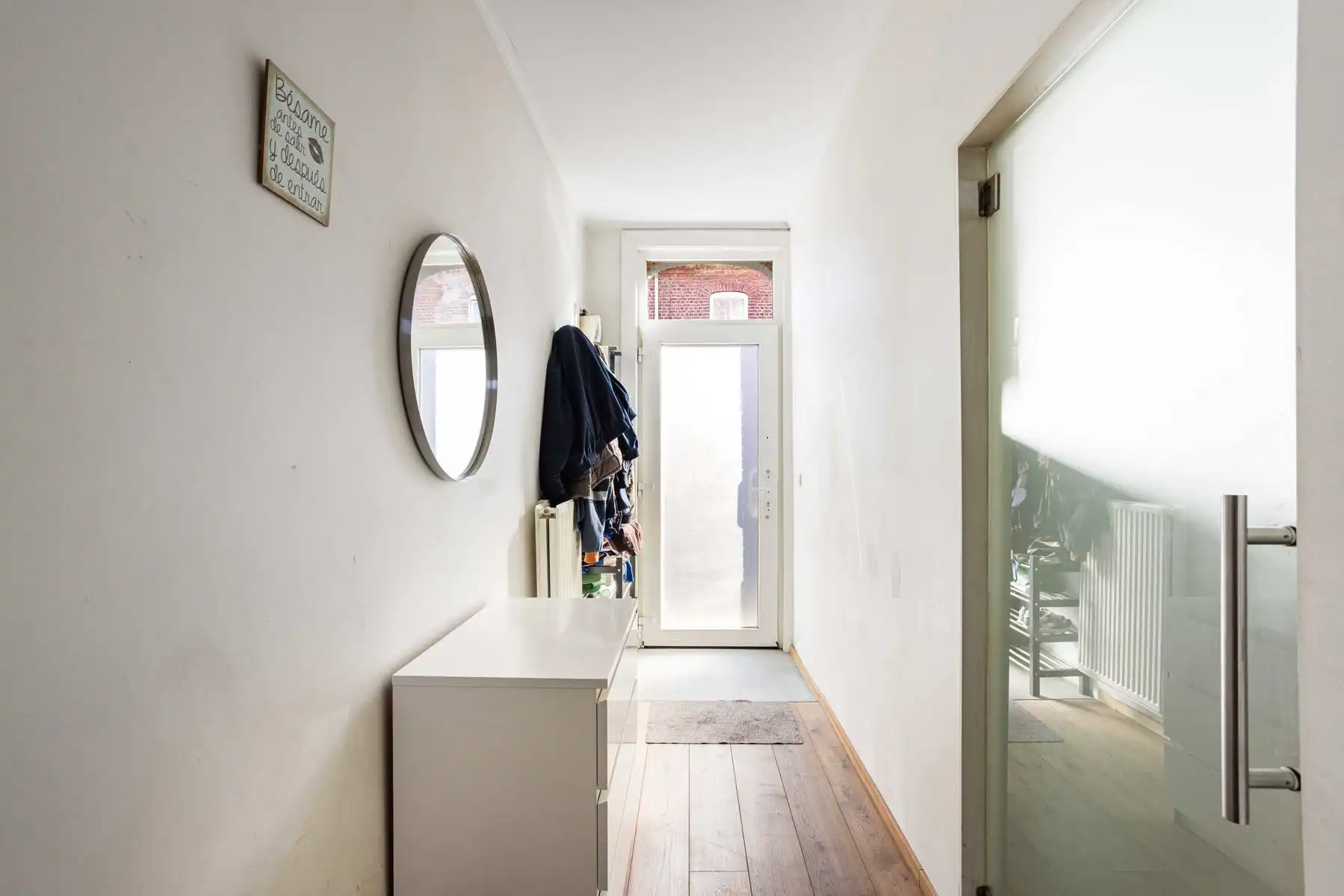 Instapklare woning met 3 slaapkamers en zwembad! foto 4