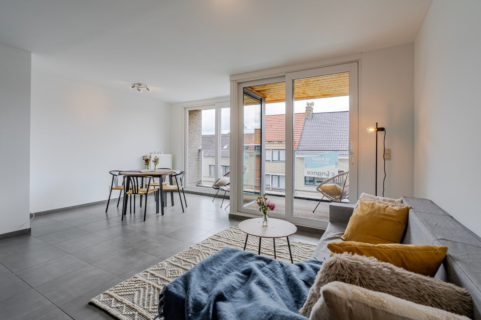 Recent 2-slaapkamerappartement (label A) op zeer gunstige ligging te Mariakerke foto 3