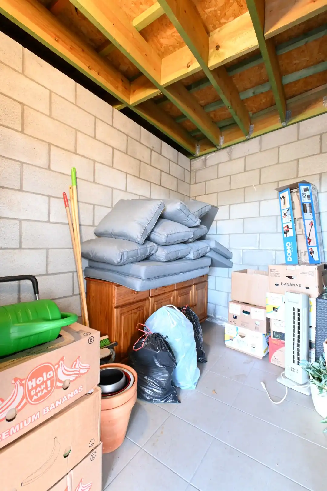 Knap afgewerkt gelijkvloers appartement met 2 slaapkamers, ruim terras, tuintje, carport en berging - GEEN GEMEENSCHAPPELIJKE ONKOSTEN  foto 18