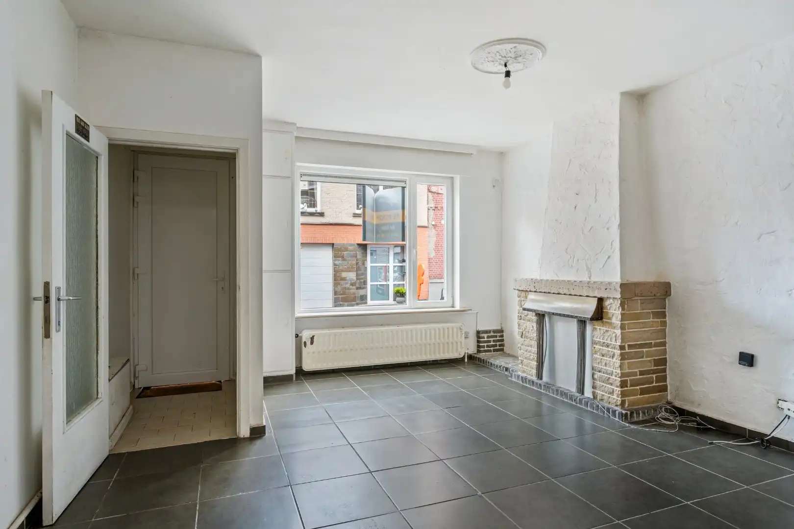 Instapklare woning met 3 slaapkamers in het centrum van Menen foto 3