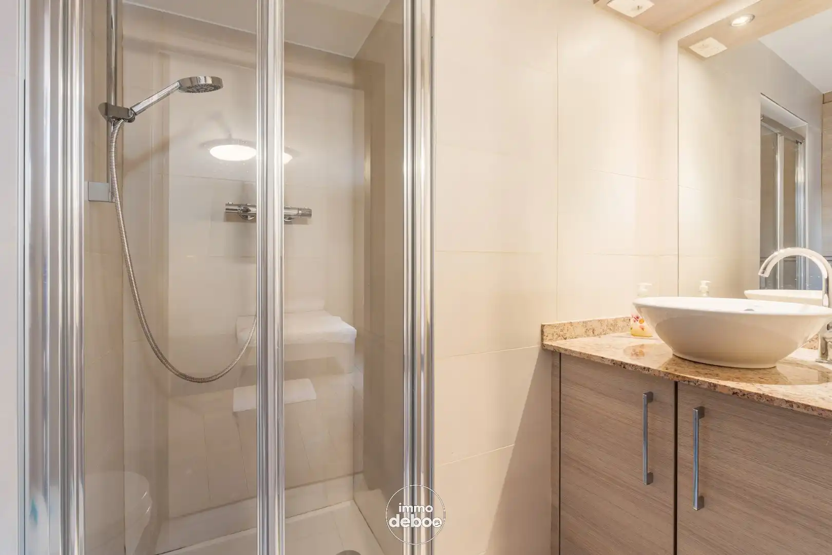 Stijlvol gerenoveerd appartement in hartje Oostende foto 4