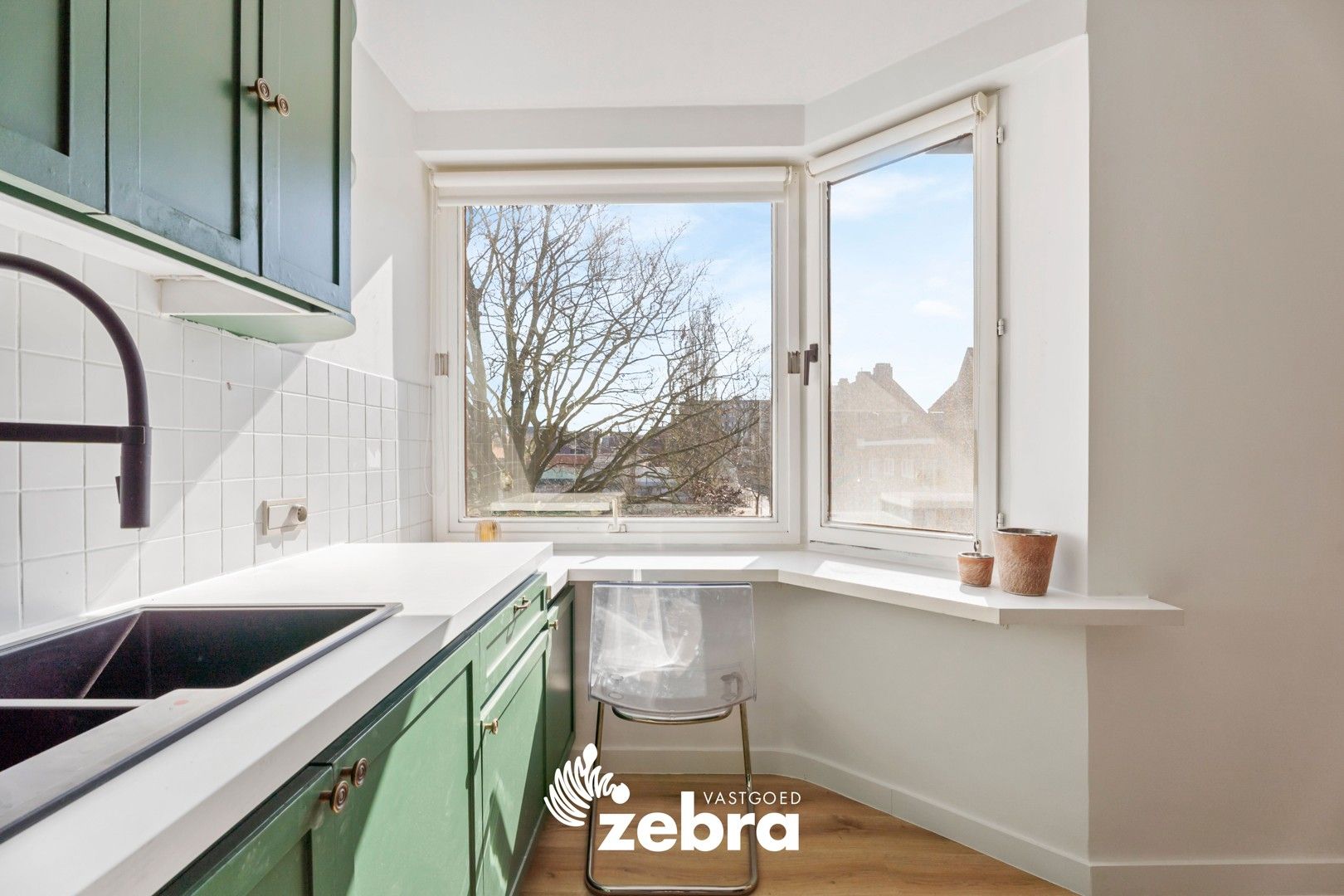 Prachtig & lichtrijk appartement met uitzicht op de Melkmarkt te Izegem! foto 8