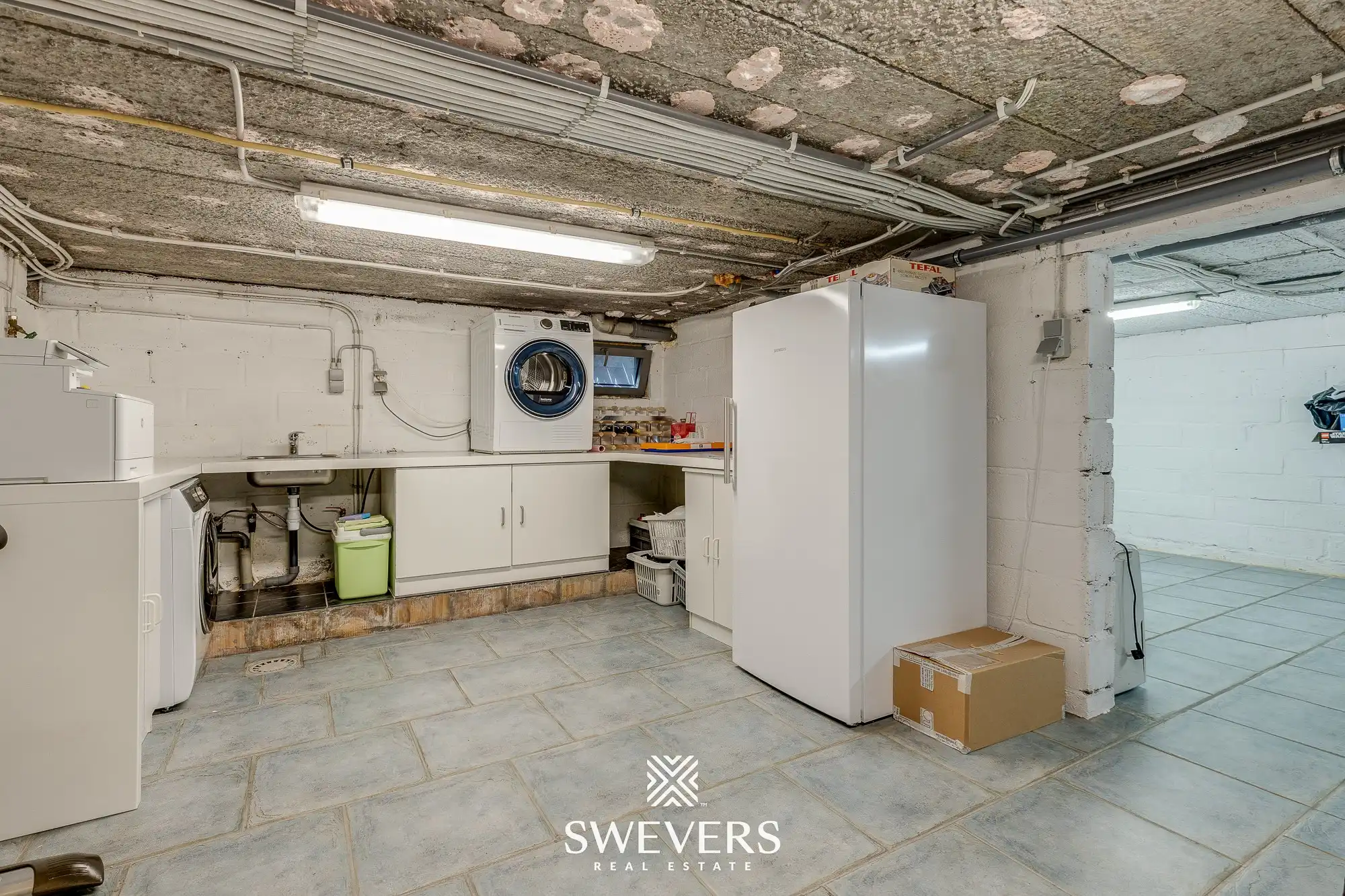 Prachtige eigentijdse bungalow met mooi aangelegde, rustige tuin foto 10