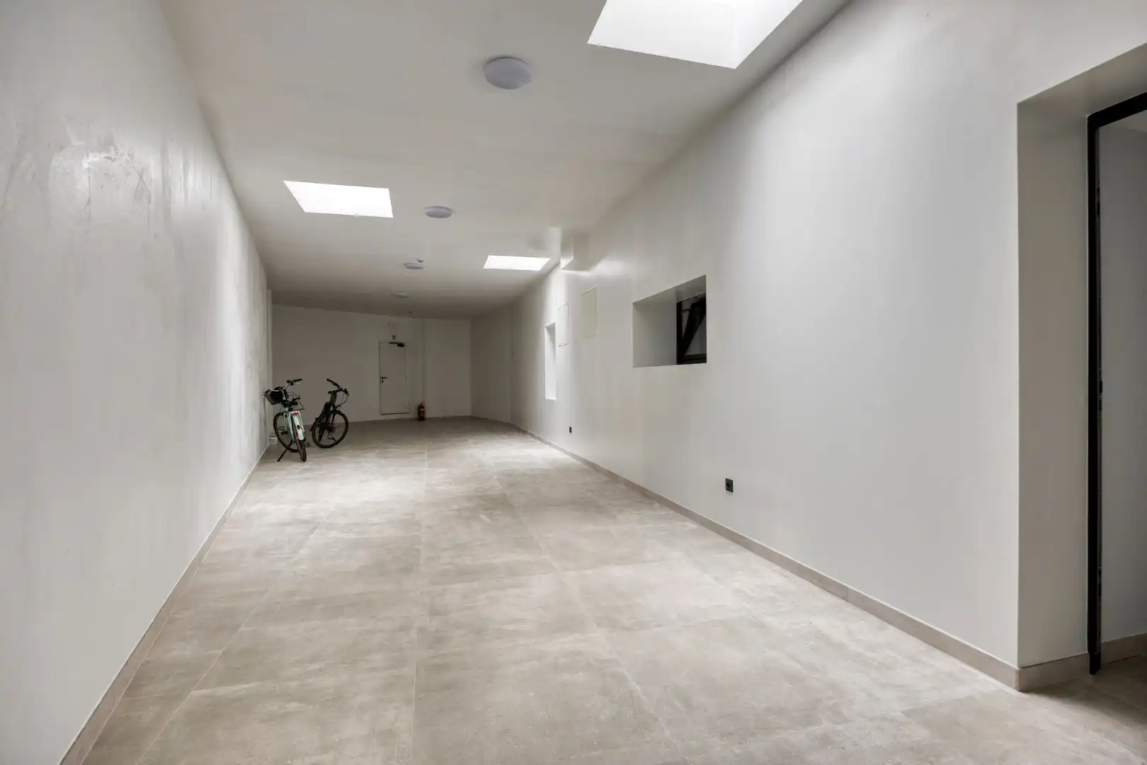 Volledig gerenoveerde en gemeubelde studentenkamers met privé-sanitair.  foto 3