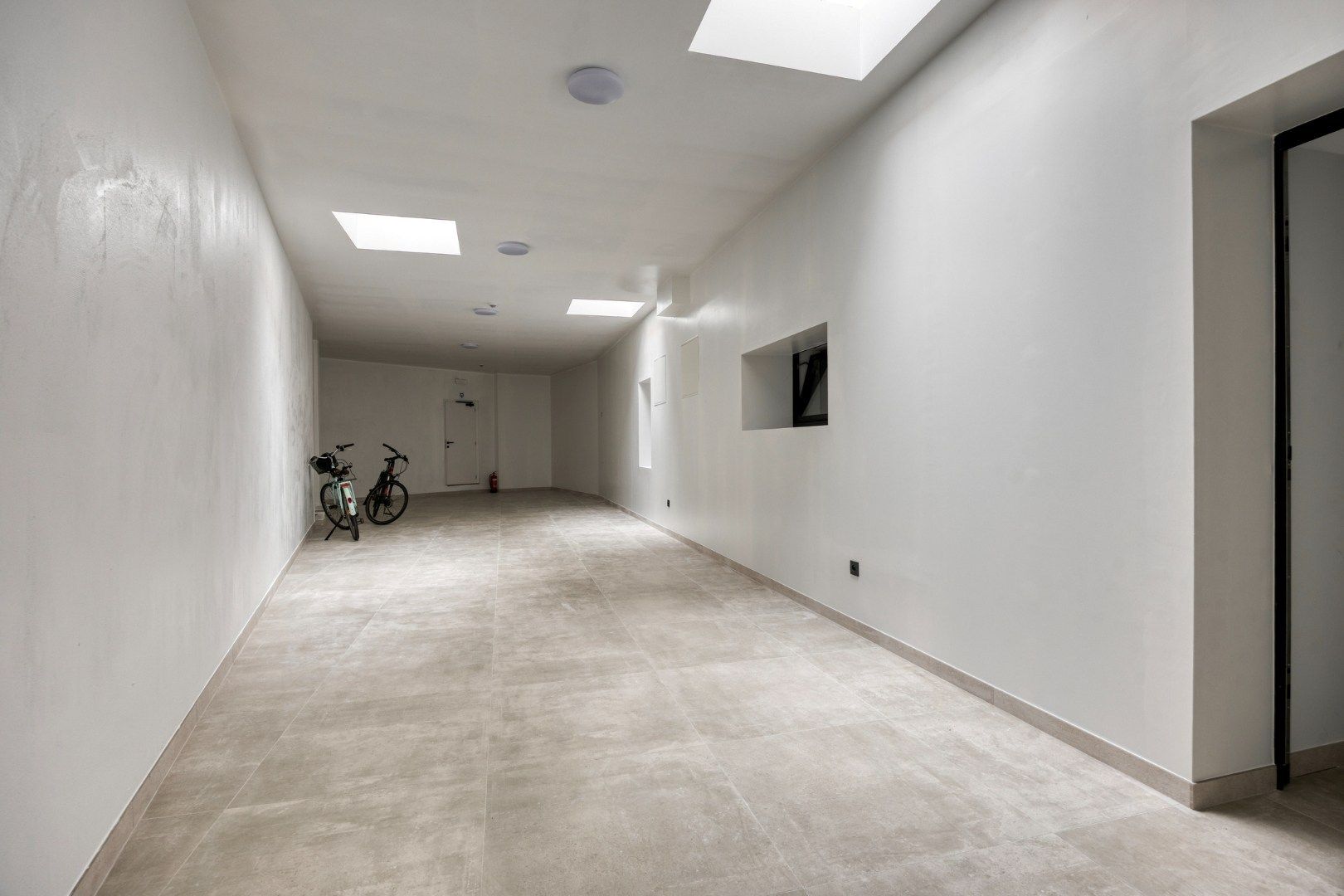 Volledig gerenoveerde en gemeubelde studentenkamers met privé-sanitair.  foto 3