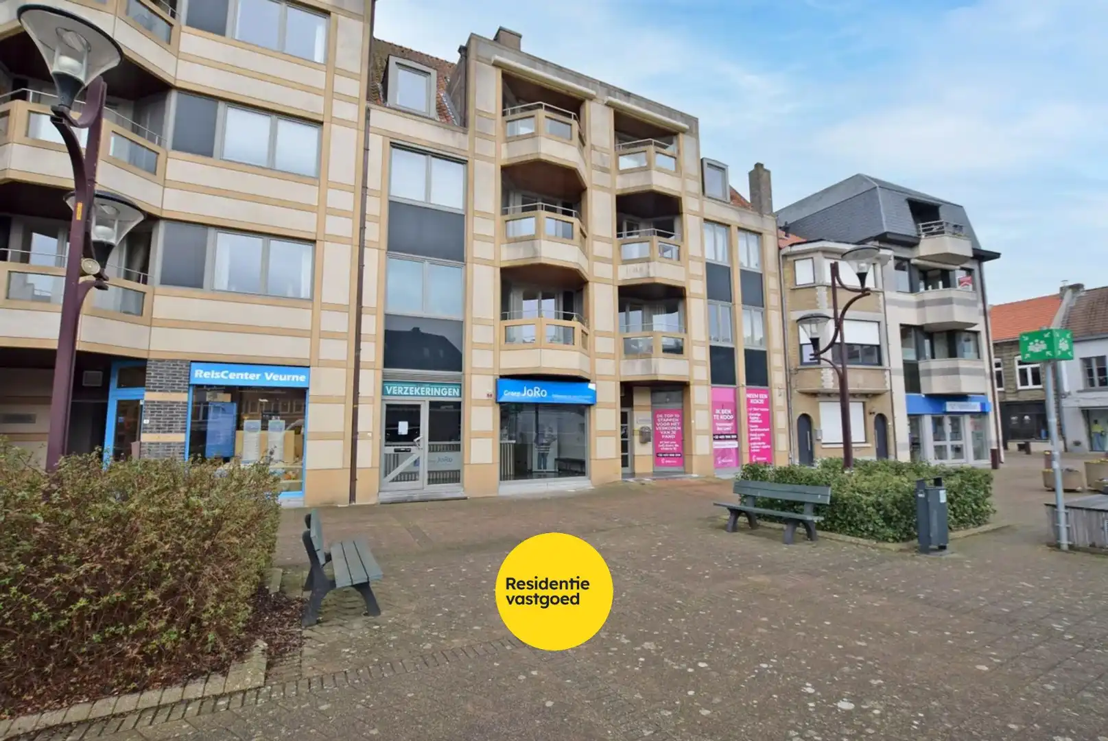 Instapklaar lichtrijk dakappartement in hartje Veurne (61m²) foto 13