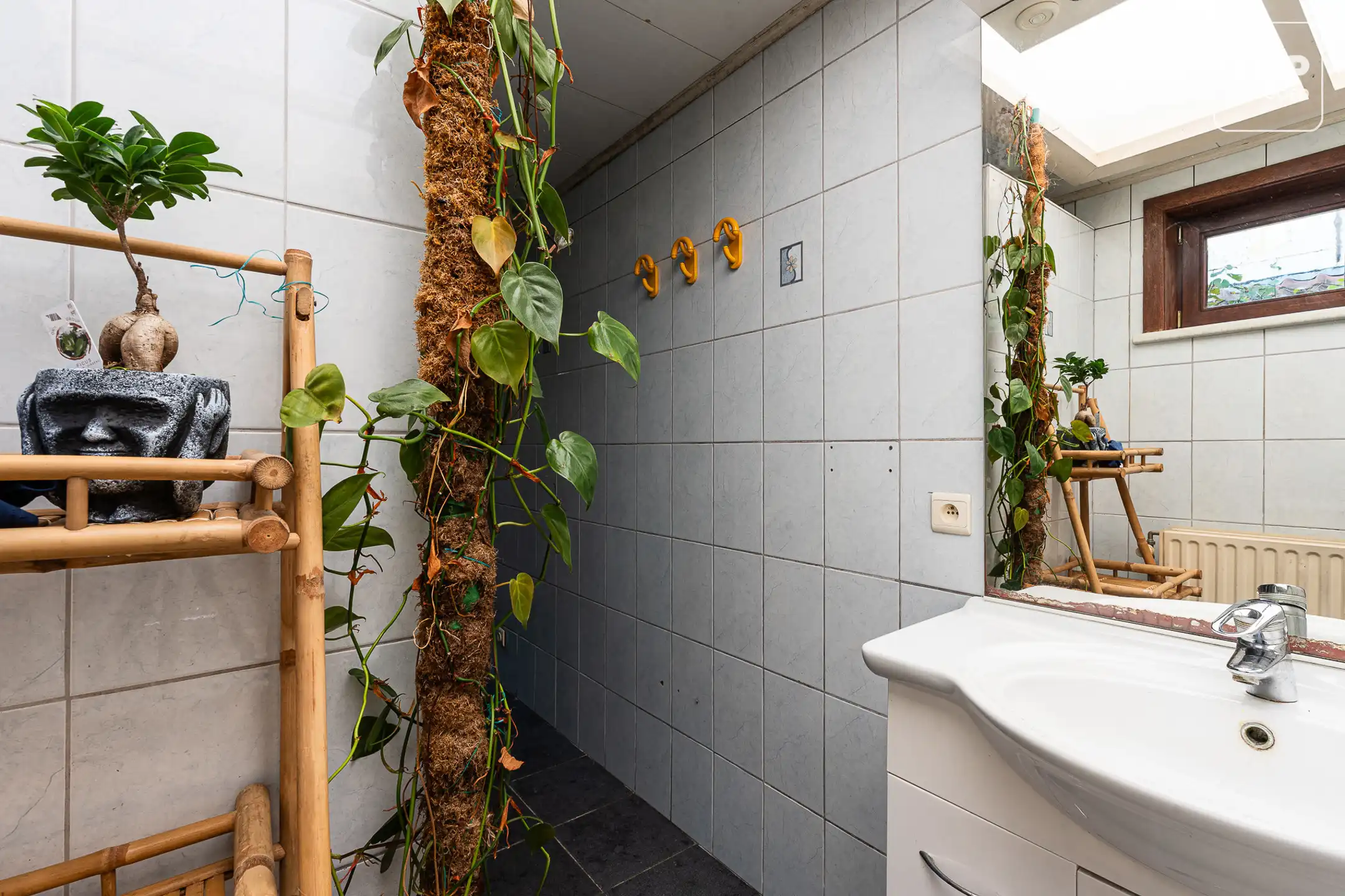 Ontdek deze te renoveren woning met 4 slaapkamers te Mariakerke! foto 13