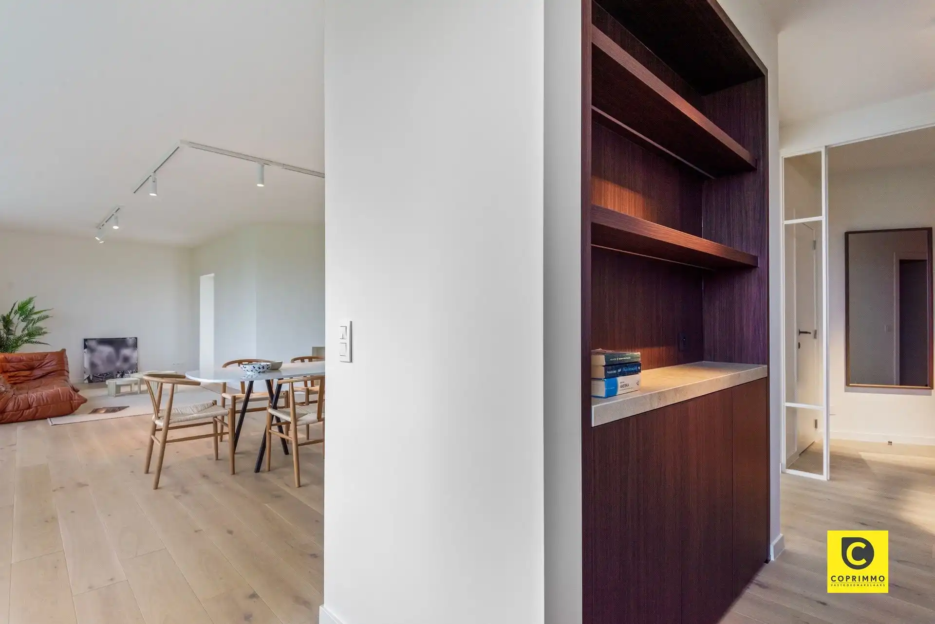 Prachtig gerenoveerd 3 slaapkamer appartement op toplocatie! foto 6