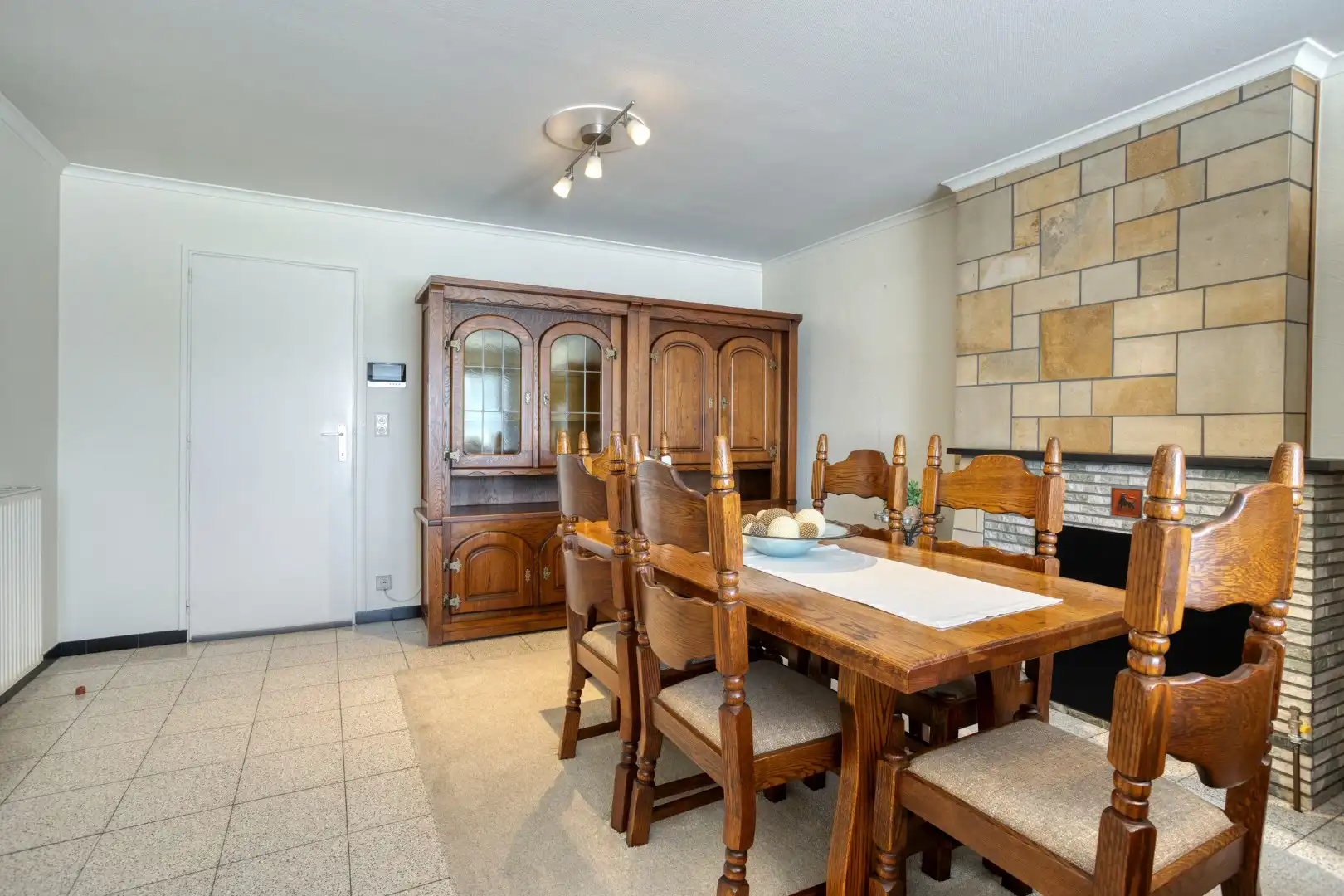 Woning met 2 slaapkamers en ruime garage! foto 3