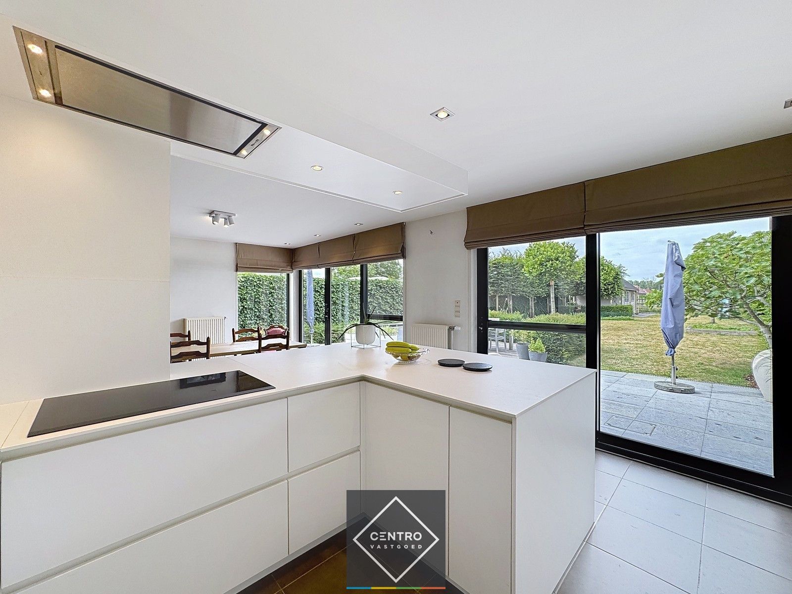 Instapklare woning met 3 slpks, garage én ZUIDger. tuin  te Oostkamp! foto 10