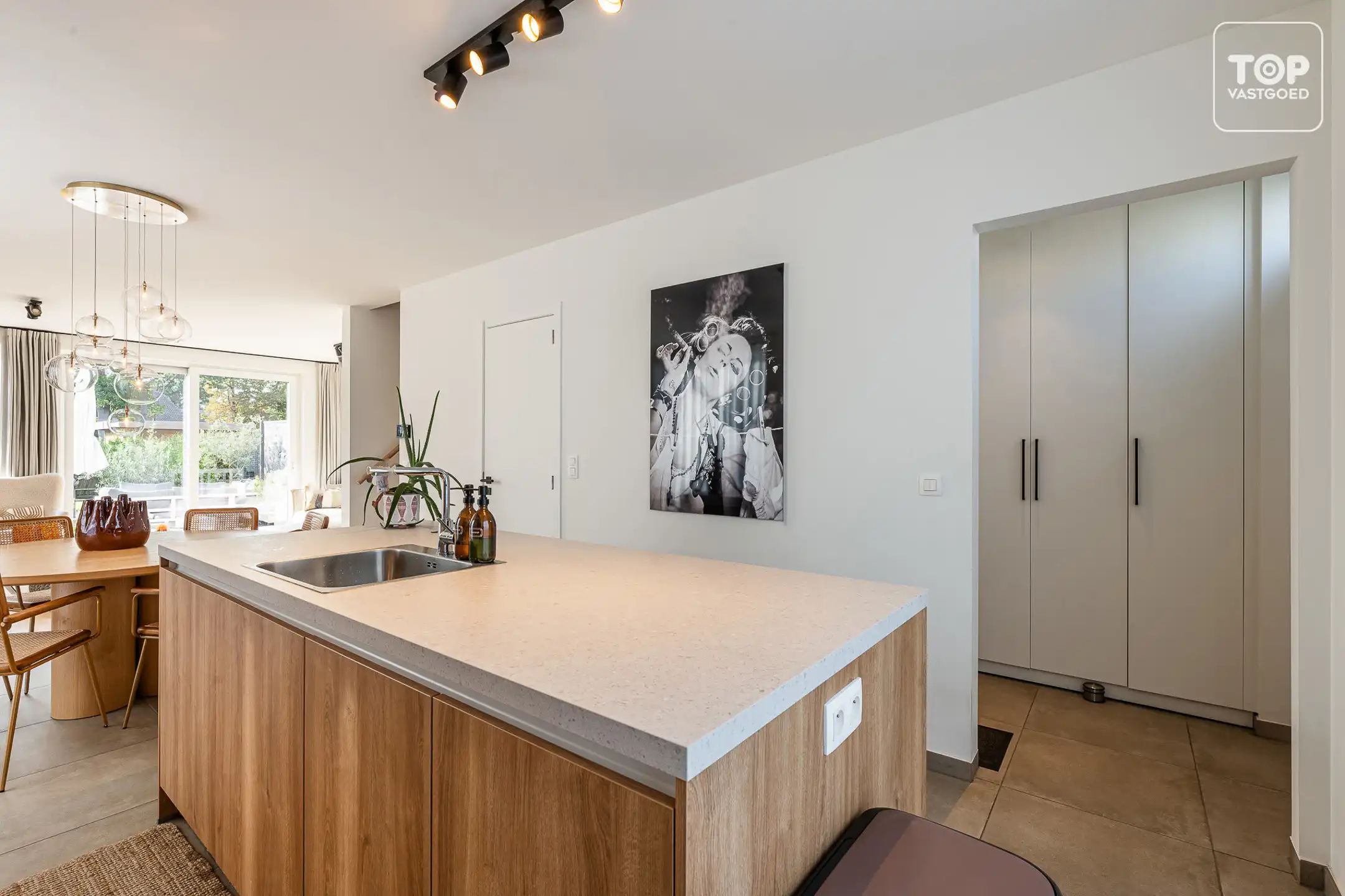 Nieuwbouwwoning met 4 slaapkamers, tuin en carport  foto 4